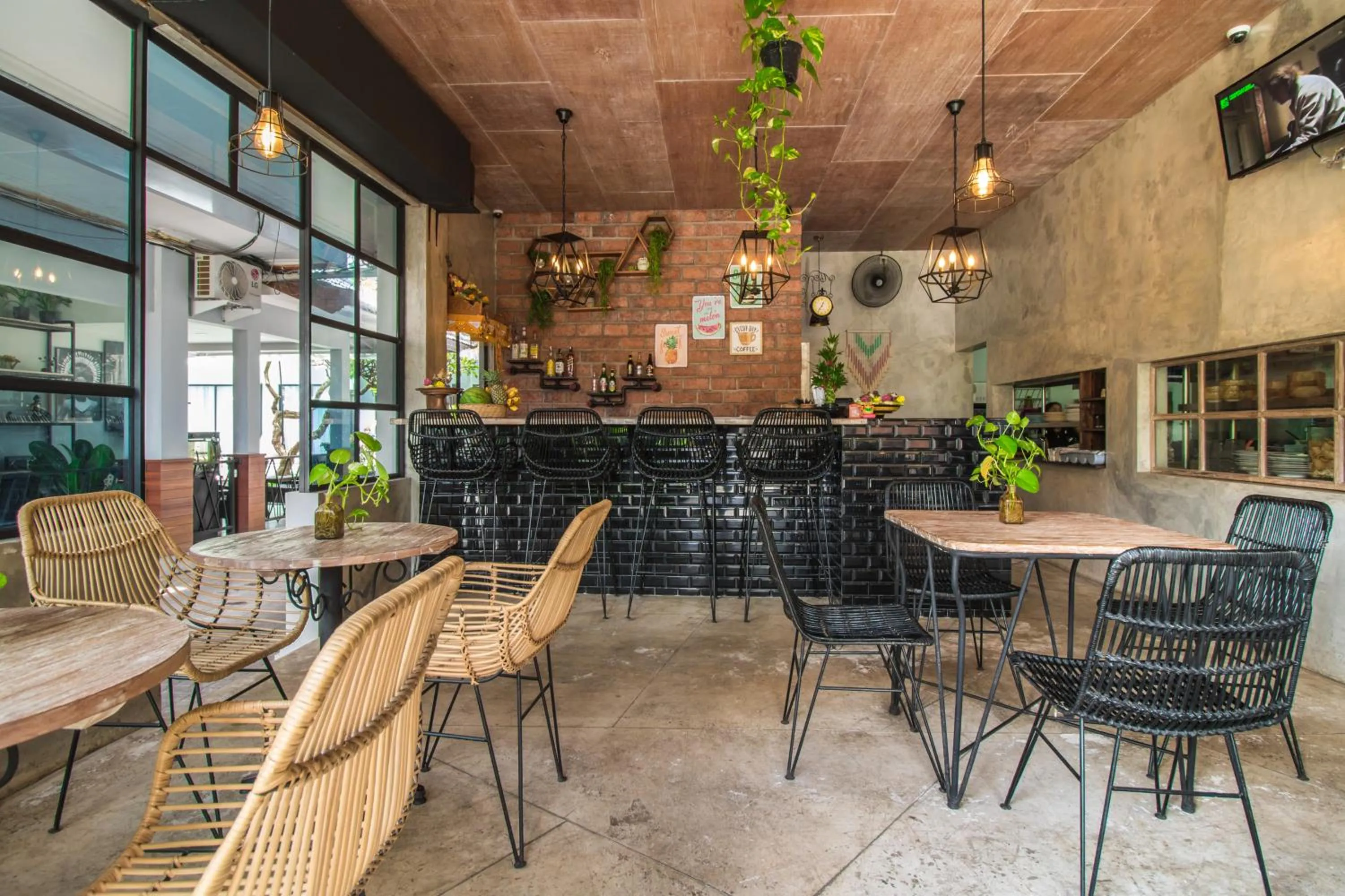 Restaurant/places to eat in Gemini Star Hotel Kuta