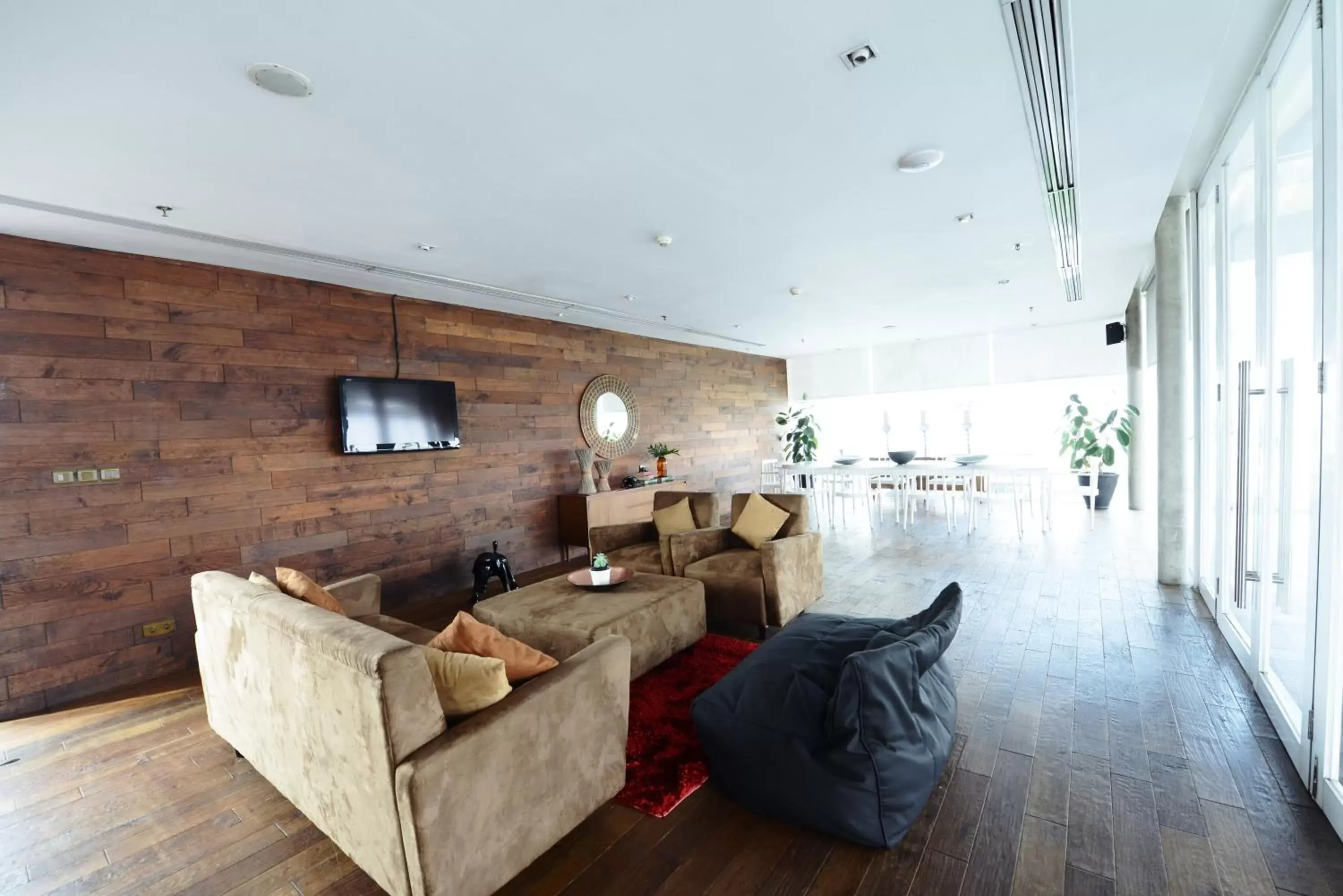 Business facilities, Seating Area in Morrissey Hotel Residences