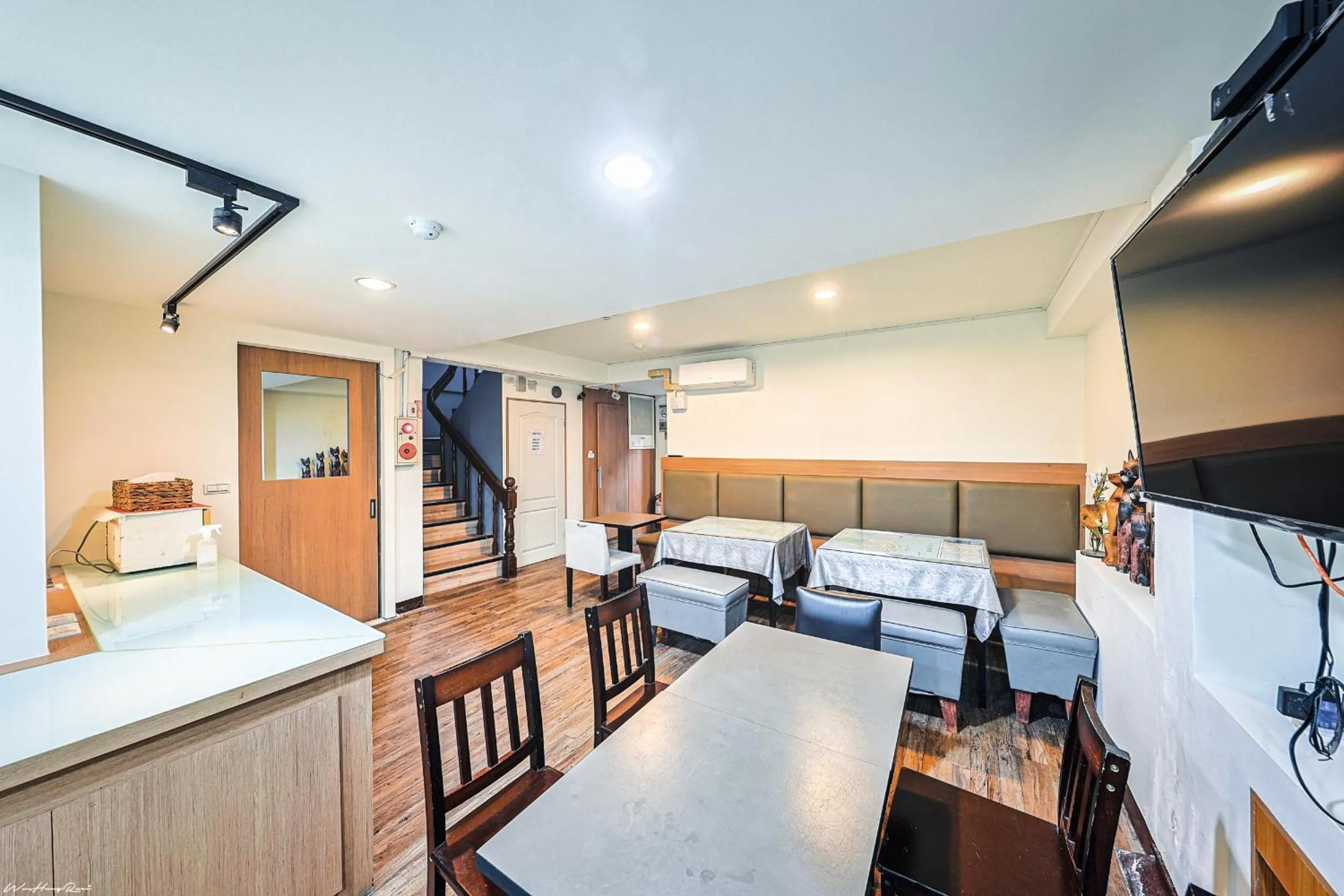 Communal lounge/ TV room, Bed in 亞馨文旅 近東大門夜市 有免費停車場 可自助入住