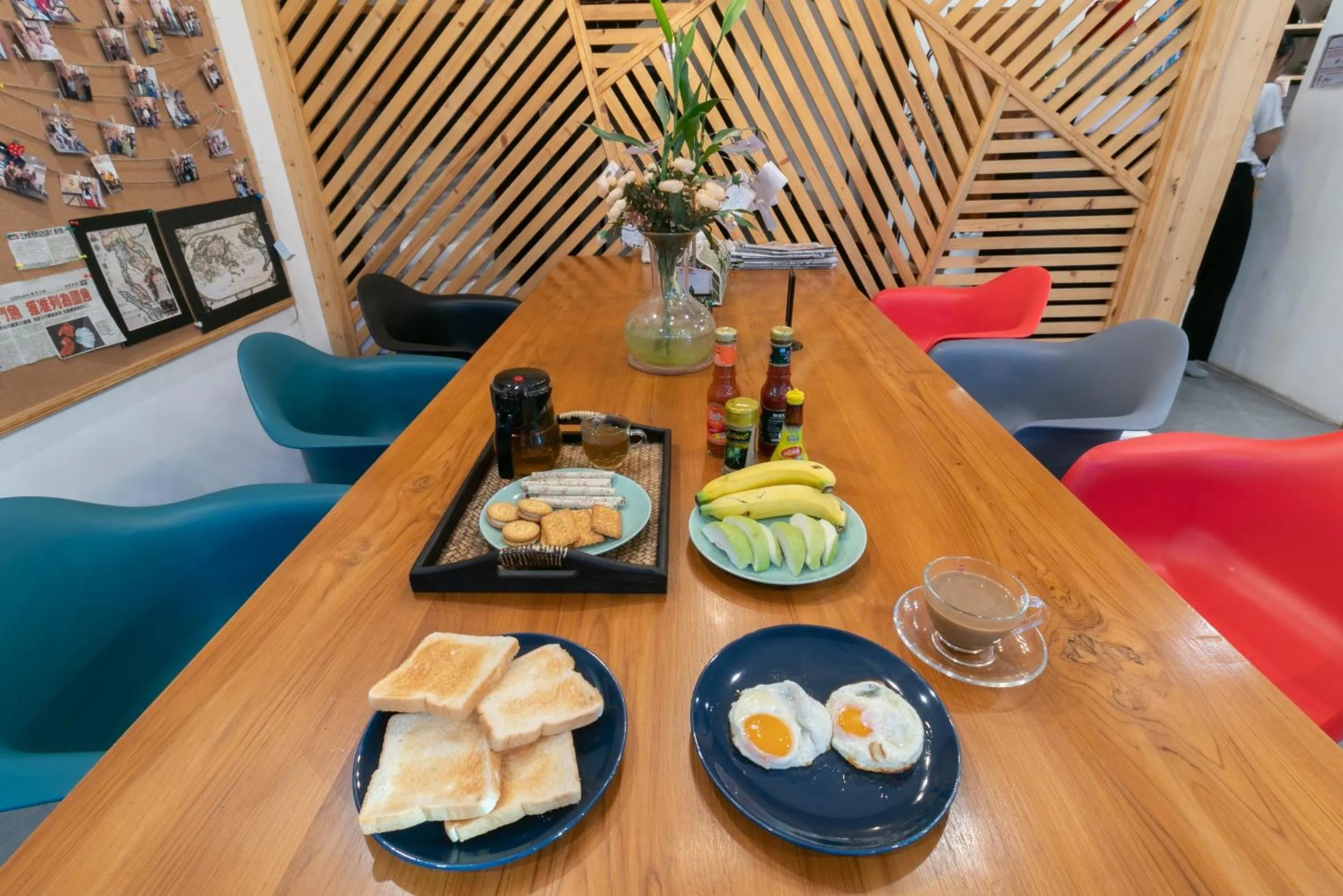 Breakfast in Timber Hostel