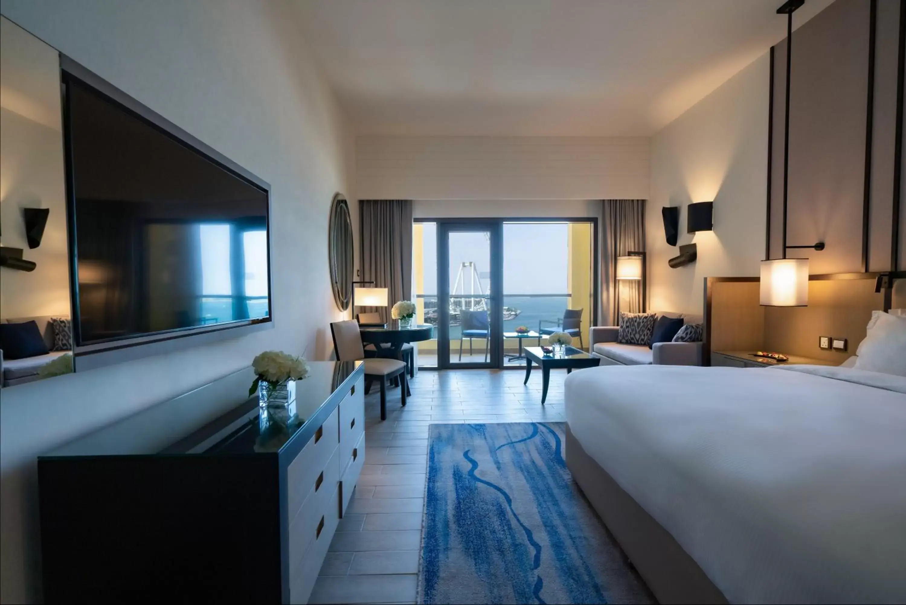 Bedroom, TV/Entertainment Center in Amwaj Rotana, Jumeirah Beach - Dubai
