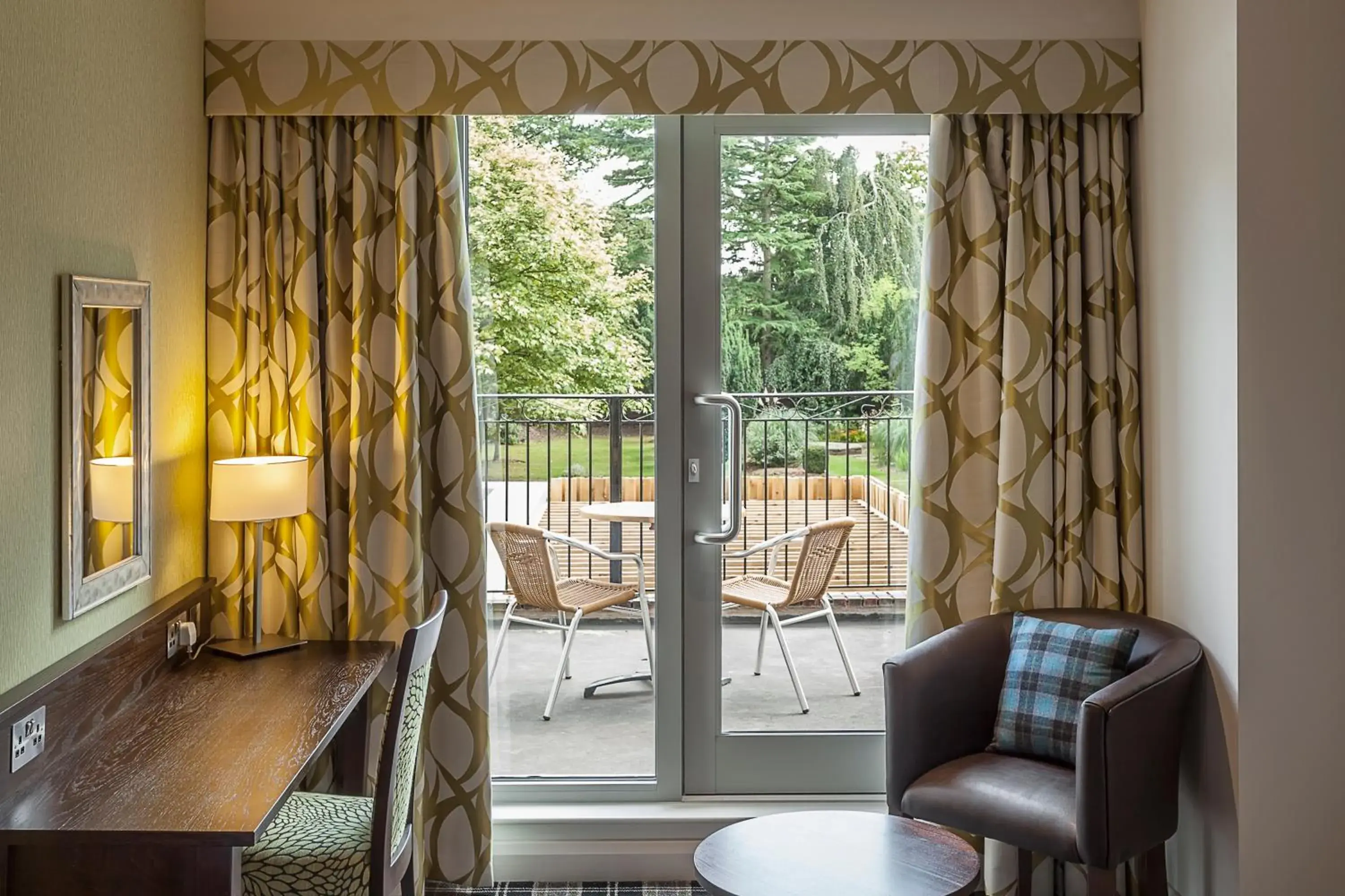 Balcony/Terrace, Seating Area in Best Western Plus Pinewood Manchester Airport-Wilmslow Hotel