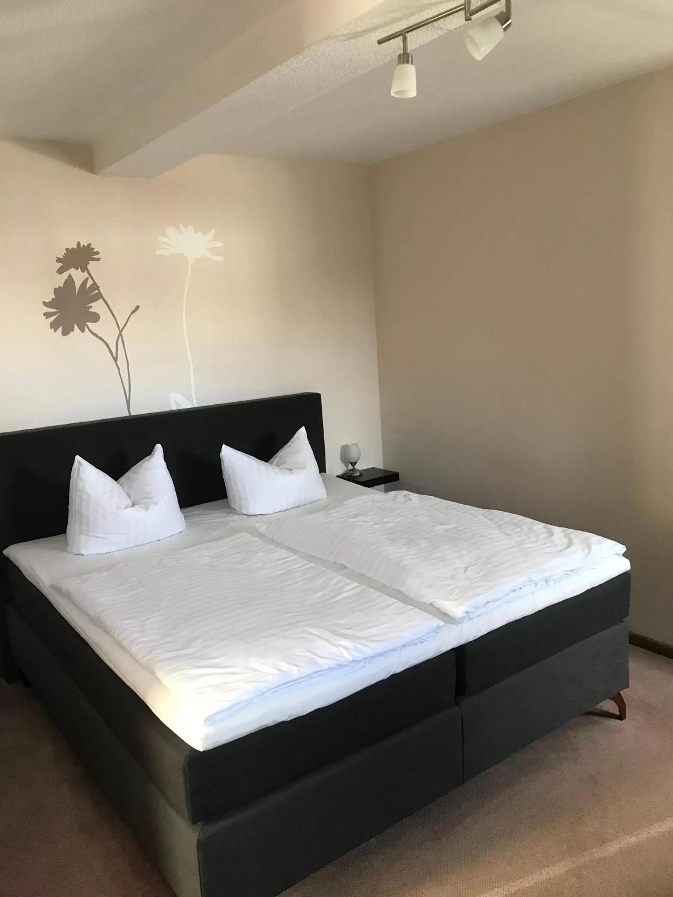 Photo of the whole room, Bed in Hotel am Maibaum