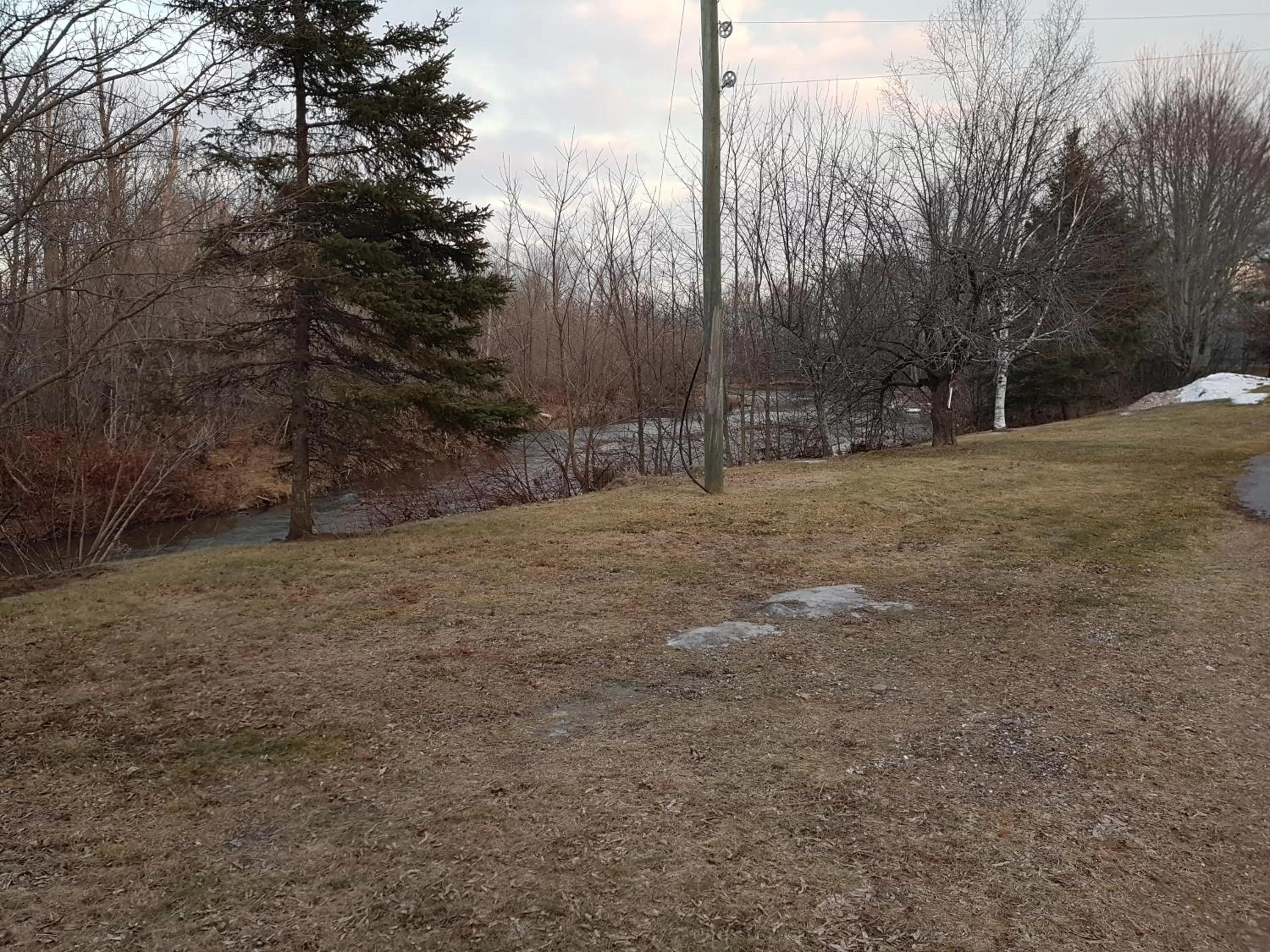 Covered Bridge Inn & Suites