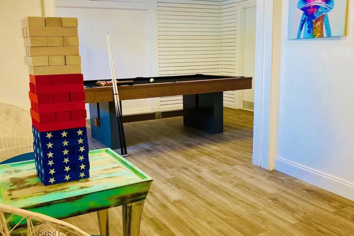 Billiard in Skipjack Resort & Marina