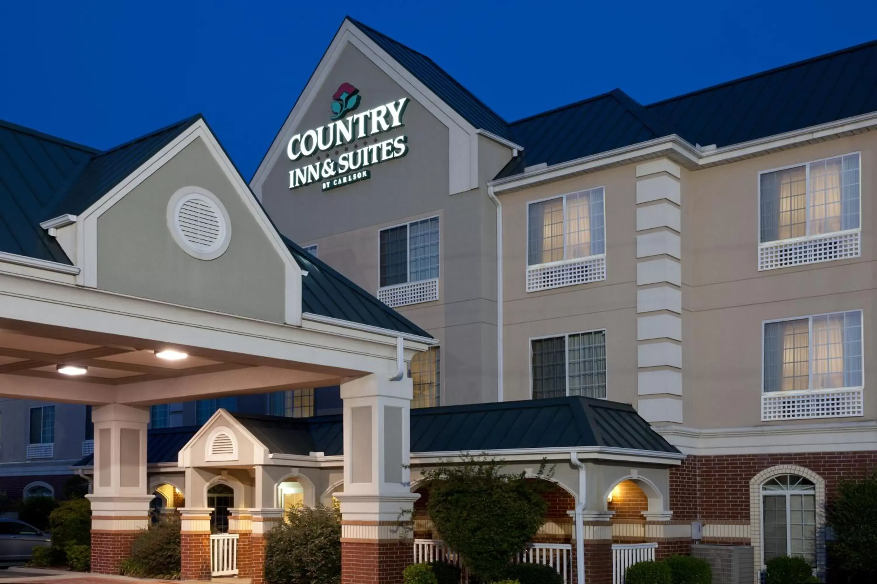 Facade/entrance, Property Building in Country Inn & Suites by Radisson, Hot Springs, AR