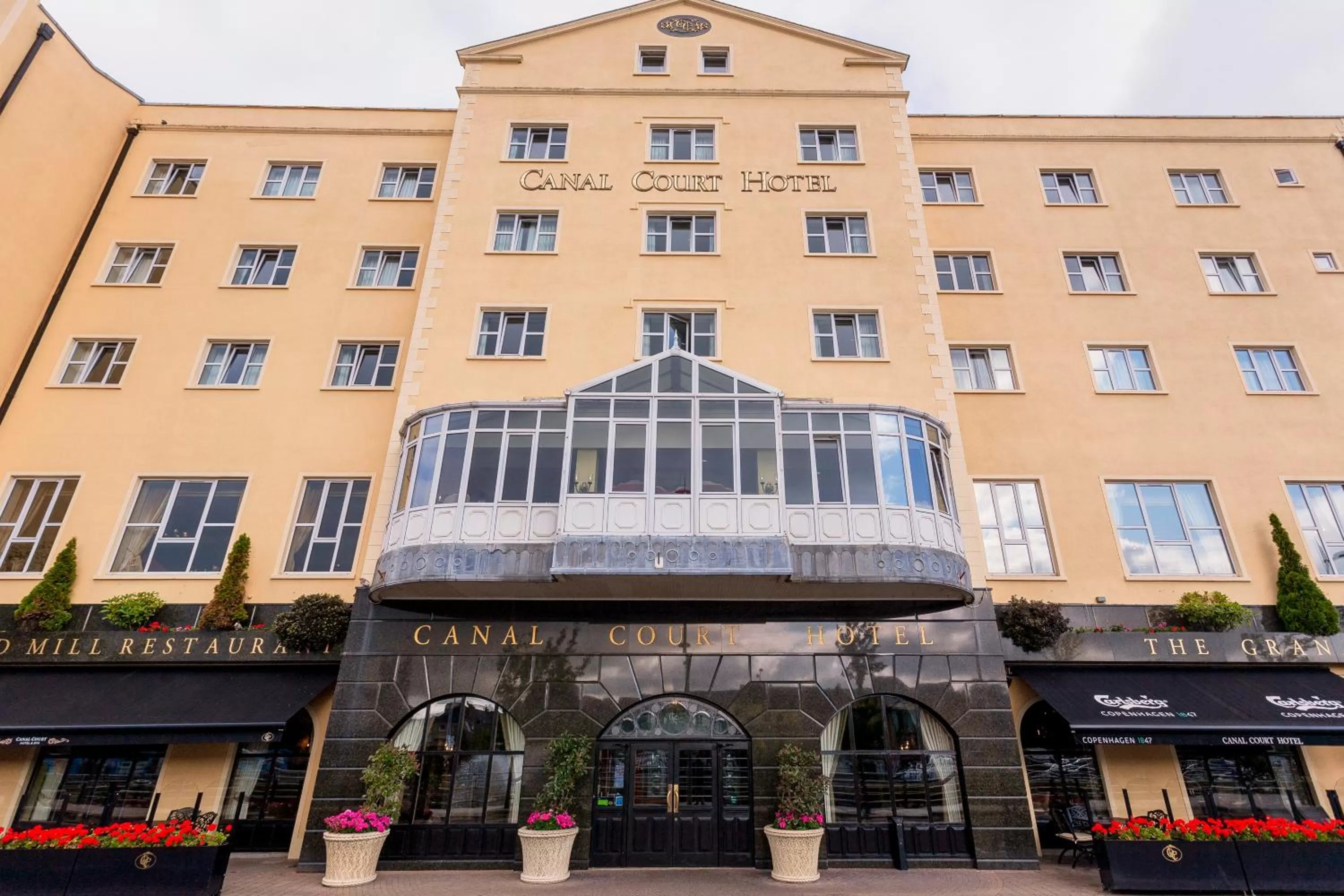 Property building in Canal Court