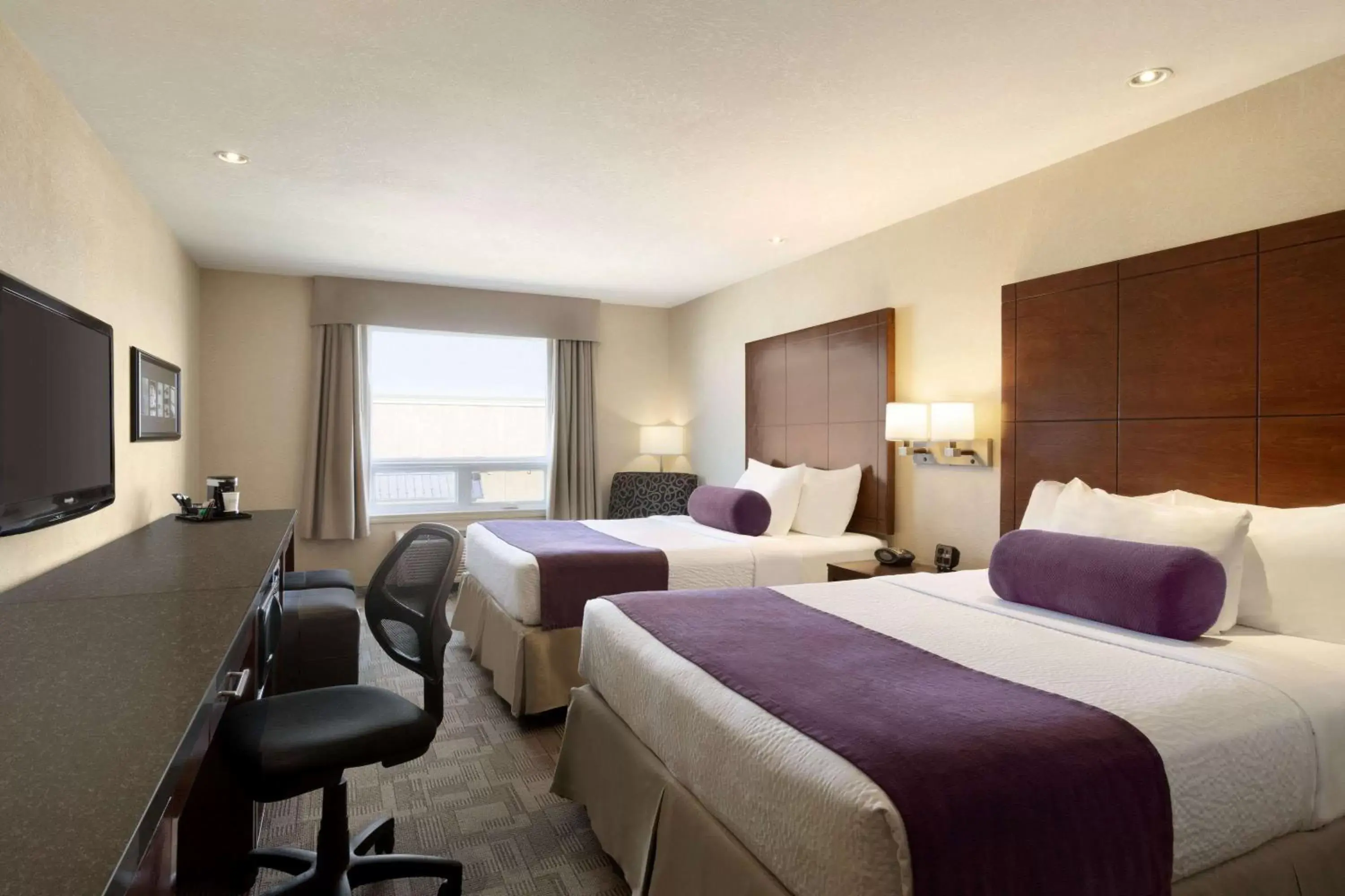 Photo of the whole room in Days Inn by Wyndham Regina Airport West