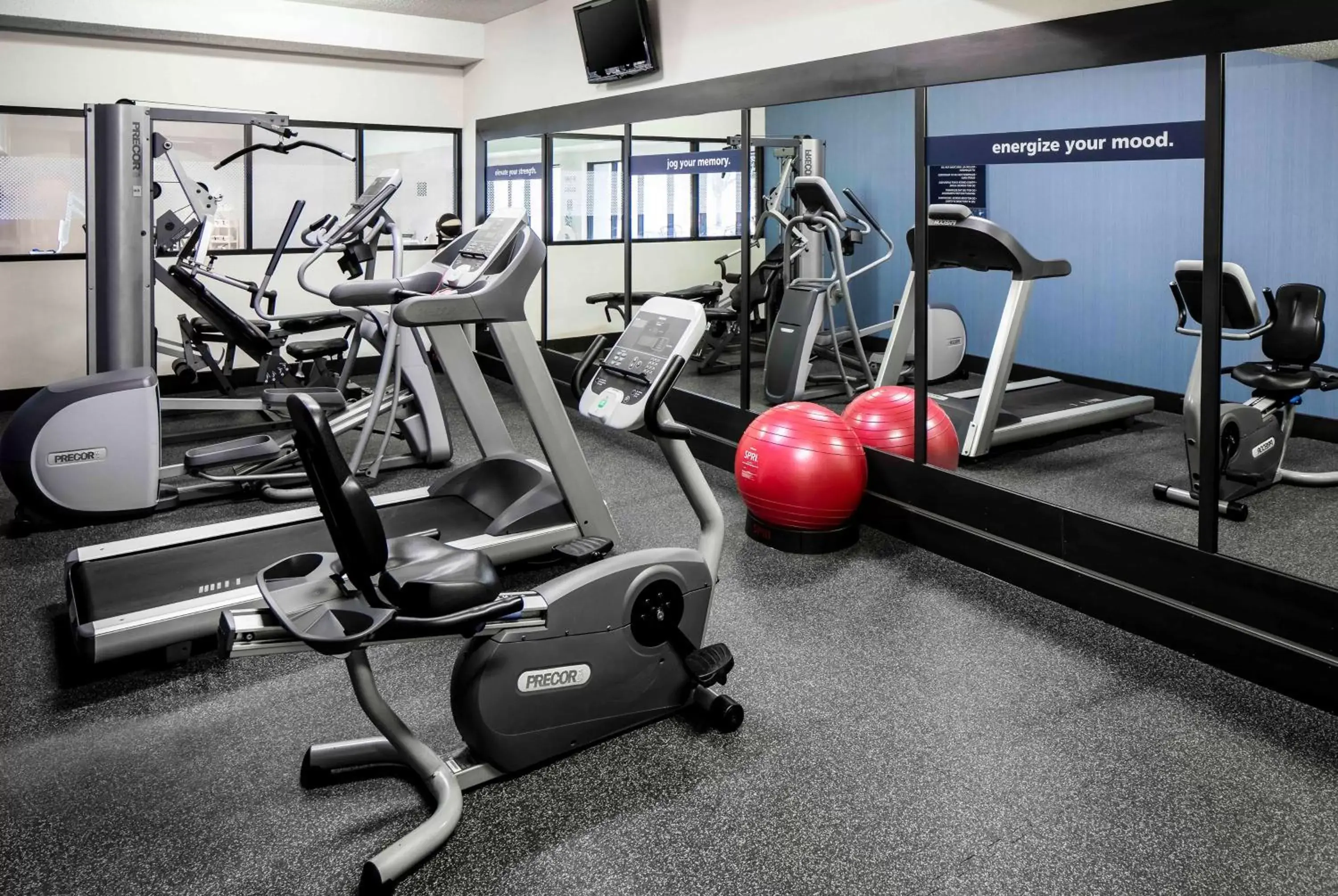 Fitness centre/facilities, Fitness Center/Facilities in Hampton Inn Kansas City/Shawnee Mission