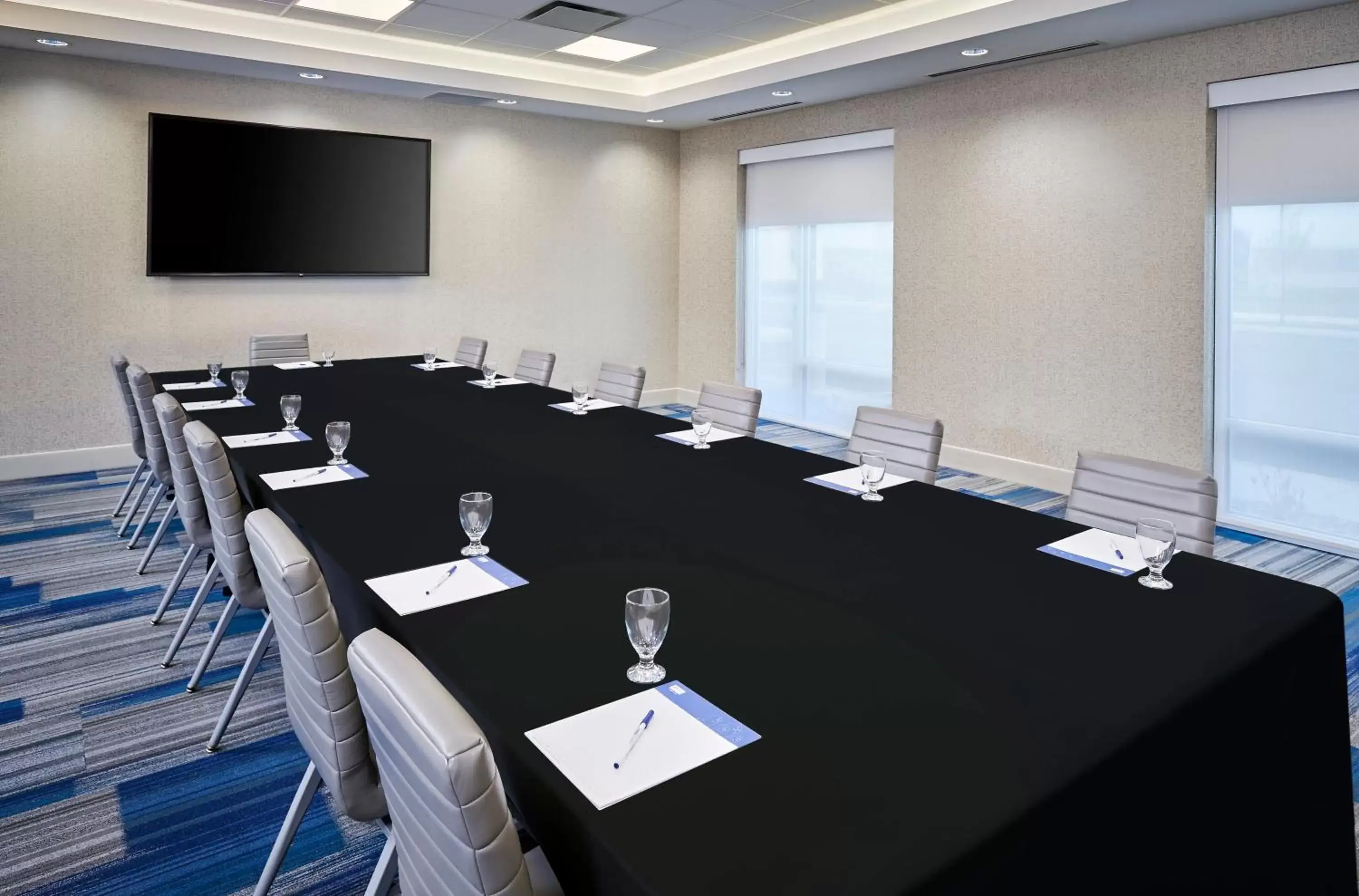 Meeting/conference room, Business Area/Conference Room in Holiday Inn Express & Suites Windsor East - Lakeshore, an IHG Hotel