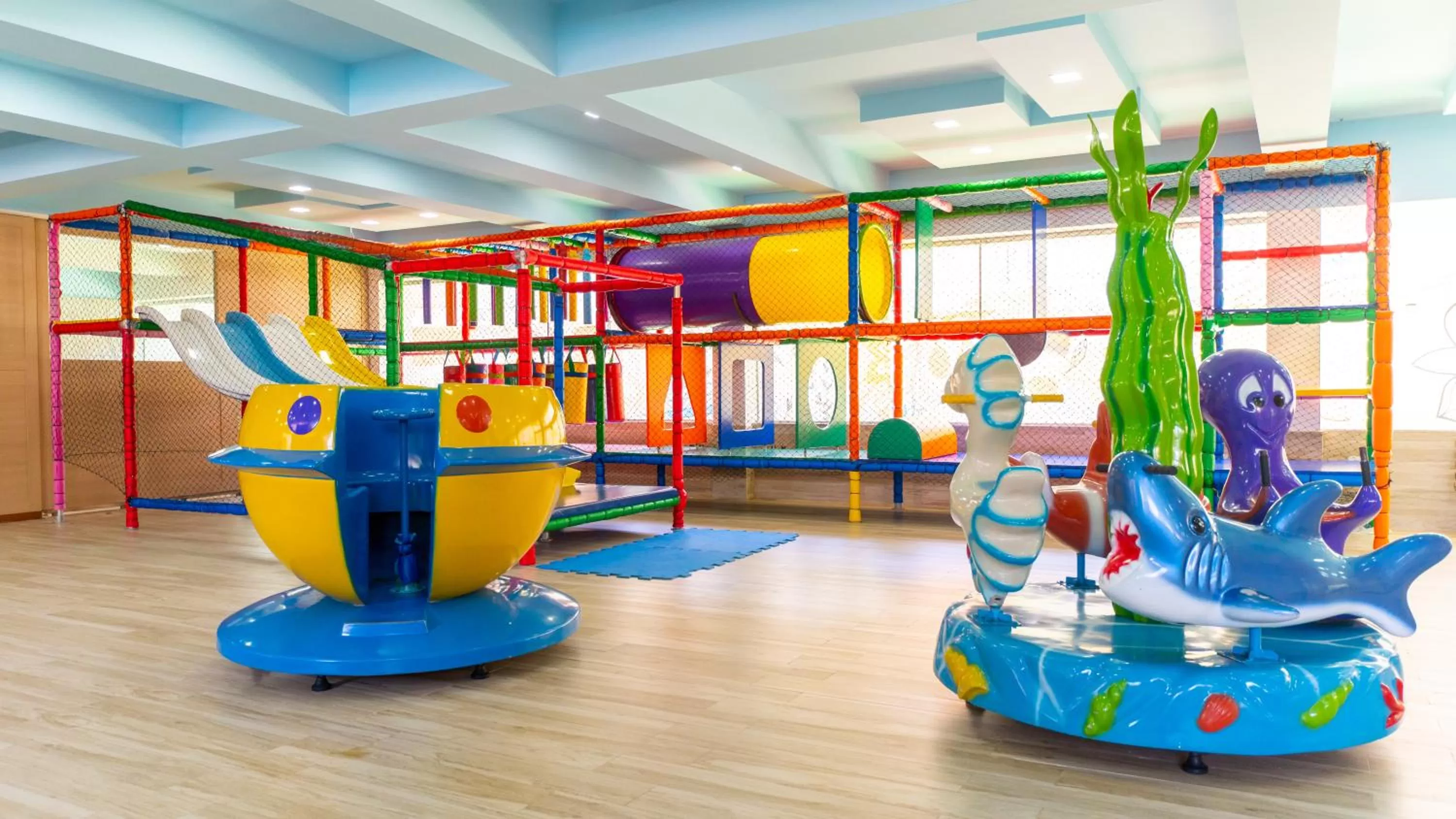 Kids's club in Portal Beach - Rede Soberano