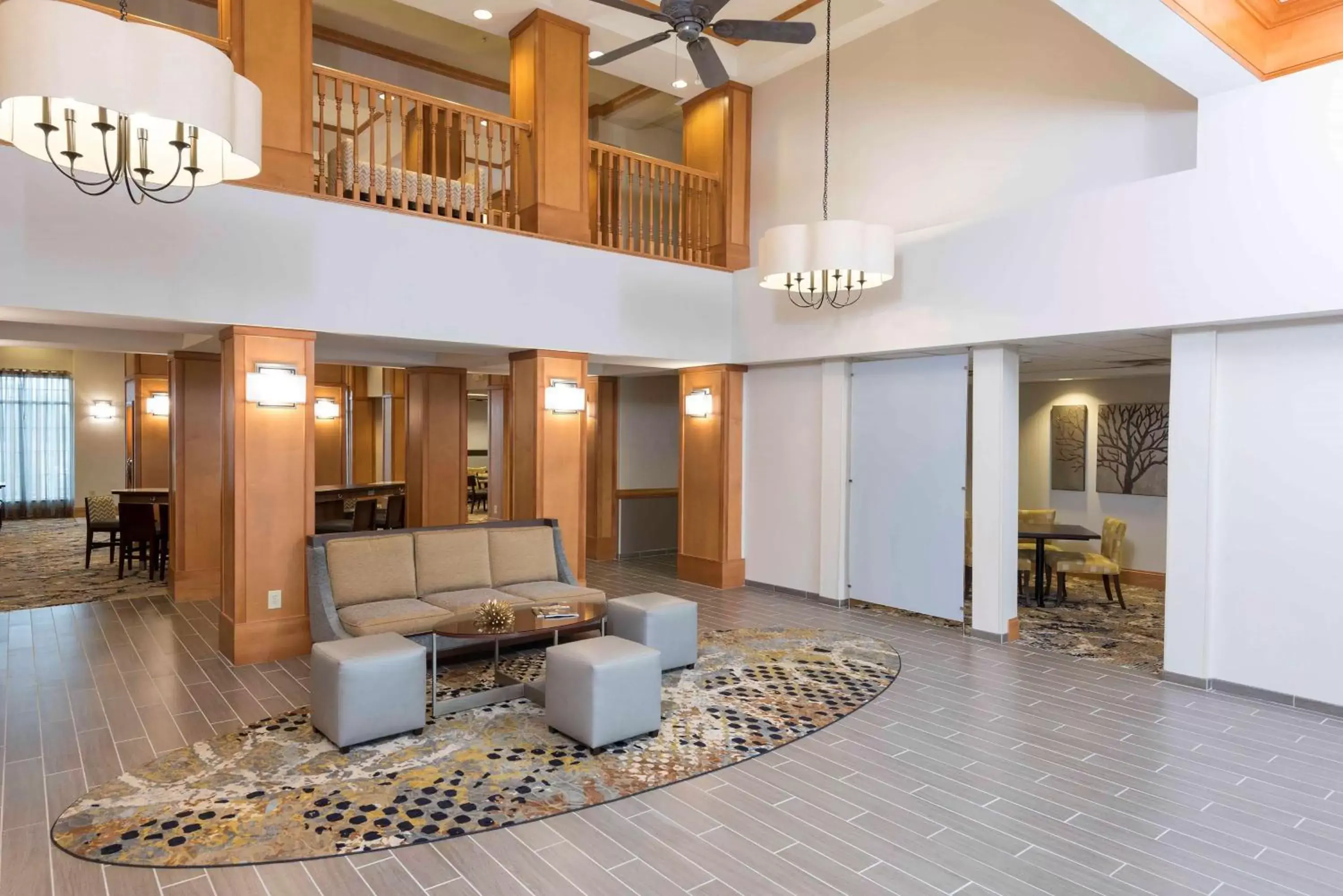 Lobby or reception in Homewood Suites by Hilton Indianapolis Airport / Plainfield Lobby or reception in Homewood Suites by Hilton Indianapolis Airport / Plainfield