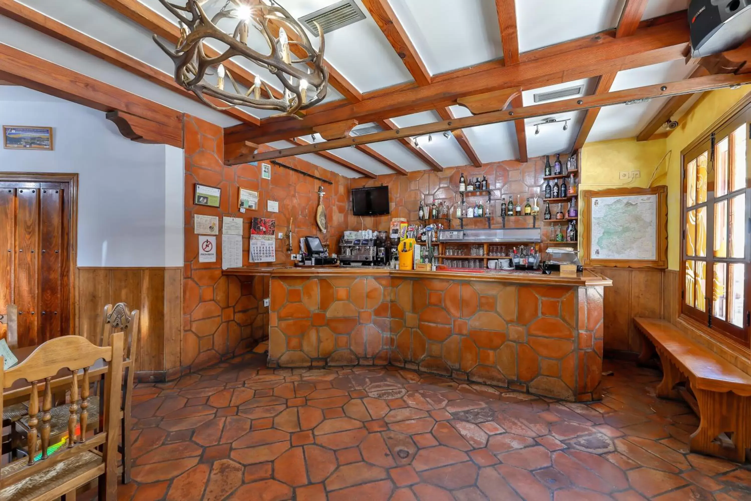 Lounge or bar in Hostal Alfonso XI