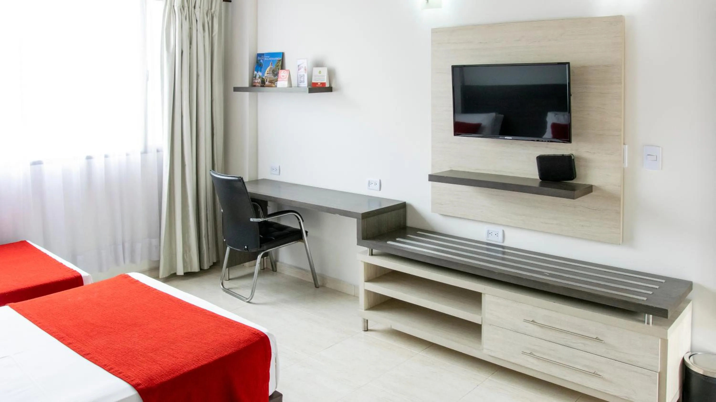Twin Room in Hotel San Juan Internacional
