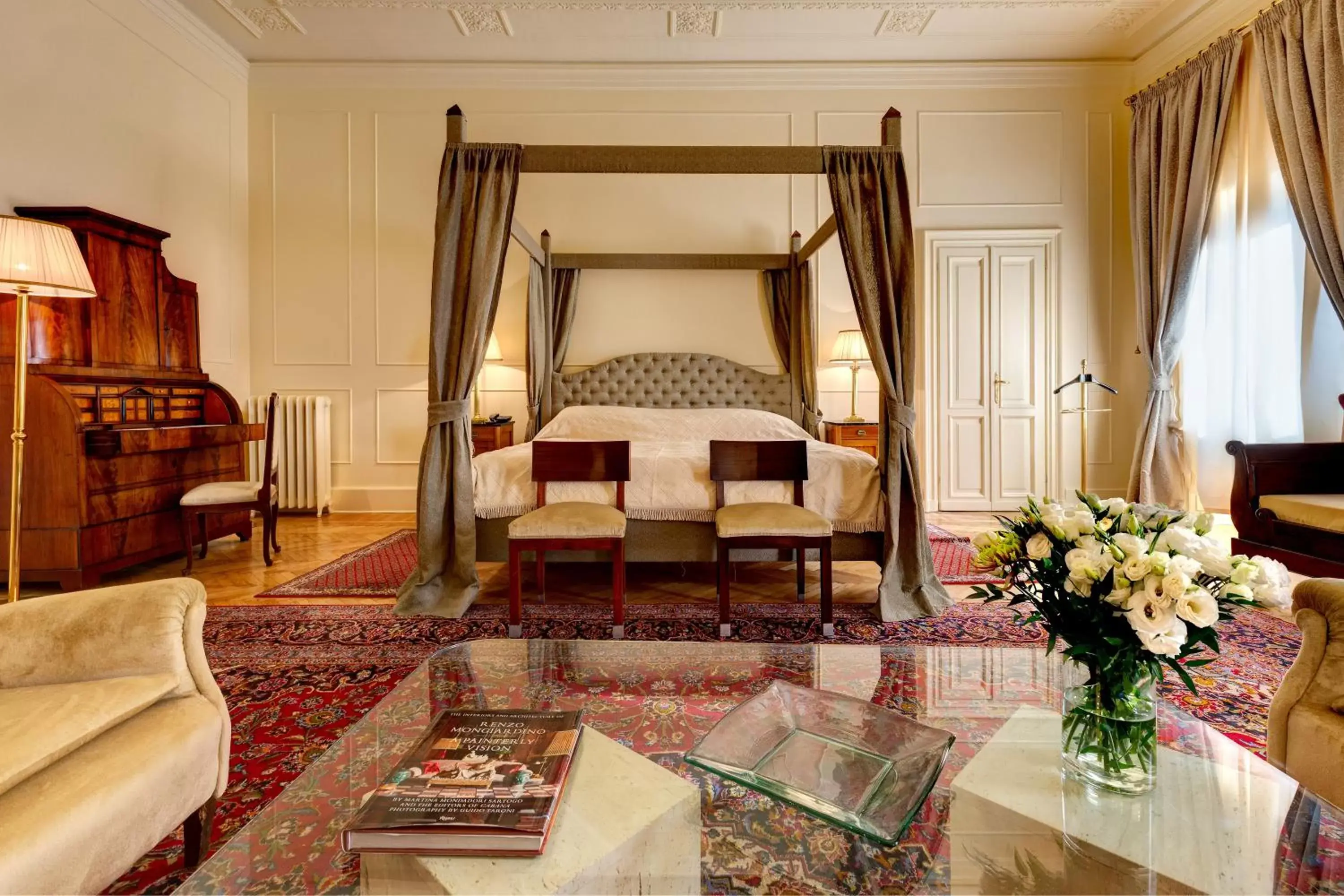 Photo of the whole room, Bed in Grand Hotel Plaza