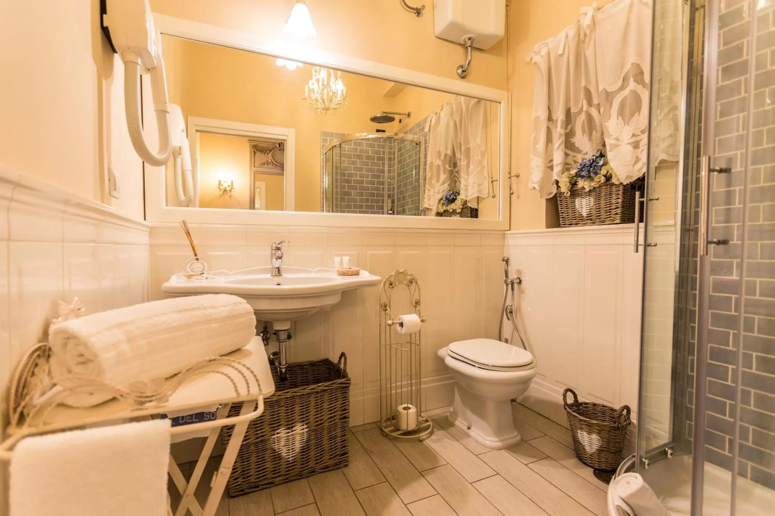 Bathroom in Hotel del Sole