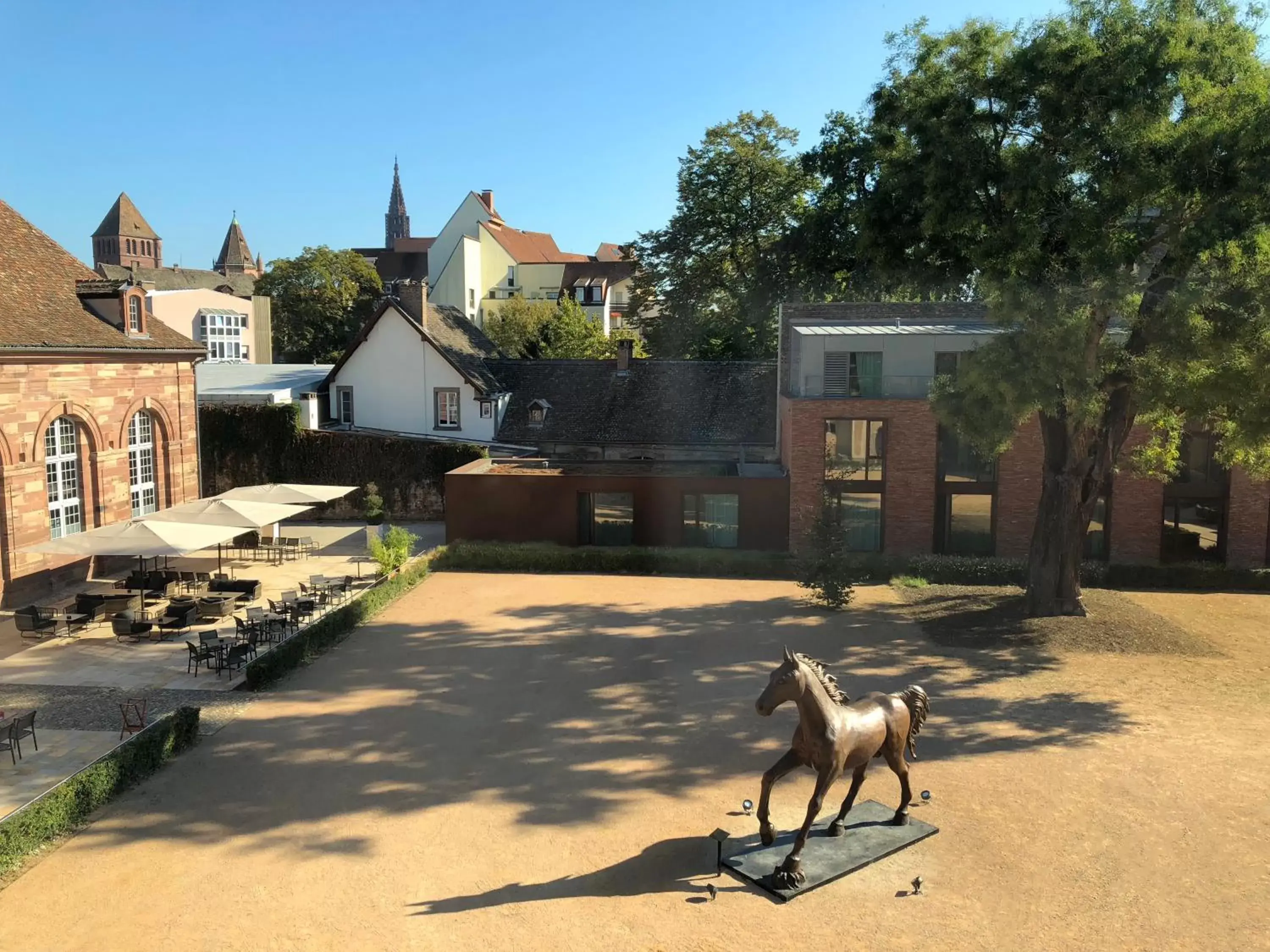 Patio, Property Building in Hotel Les Haras