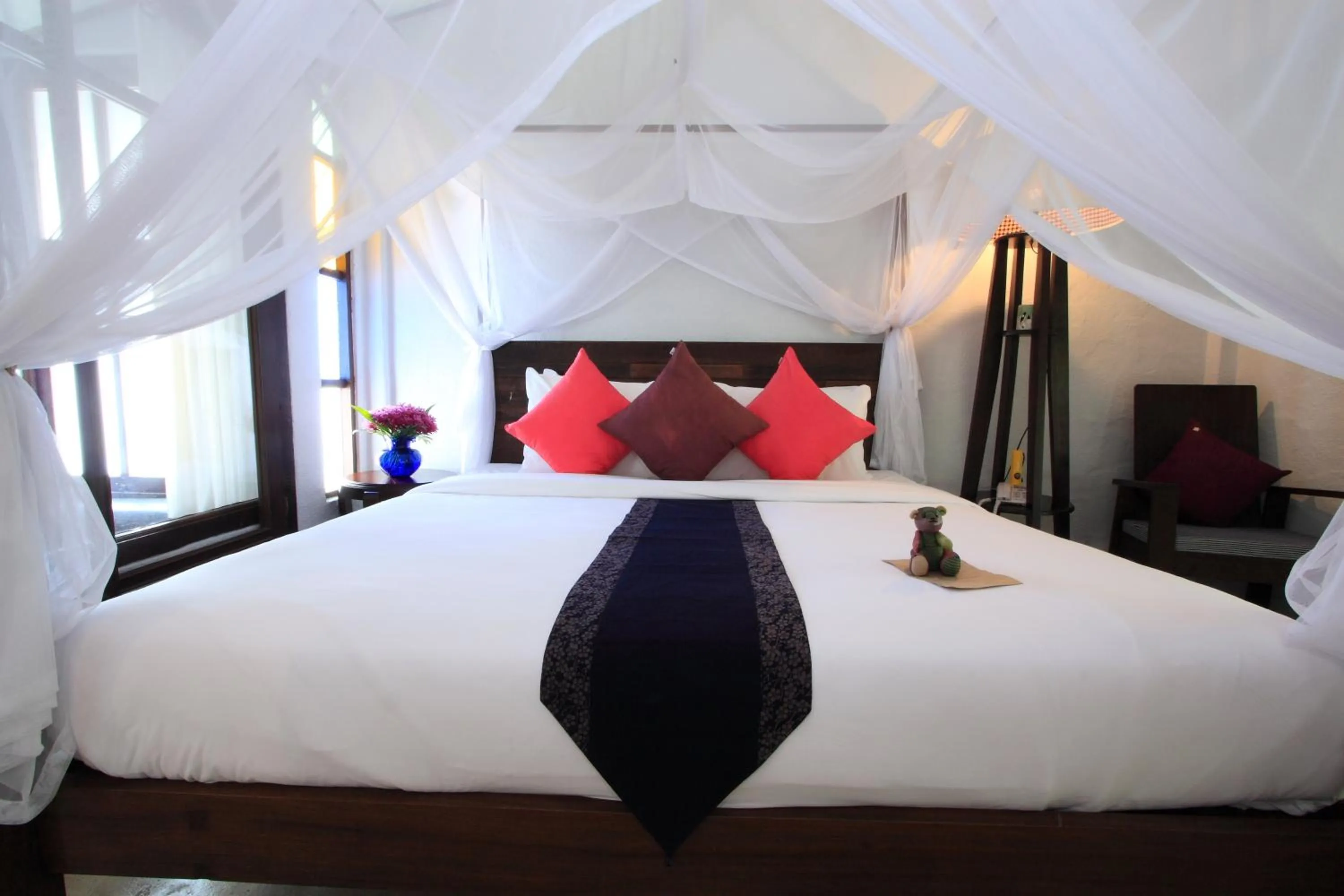 Bedroom, Bed in Banthai Village