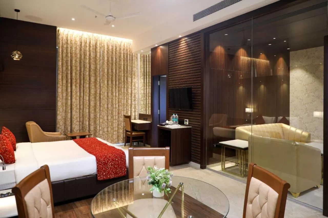 Bed in Hotel Gurudev Grand