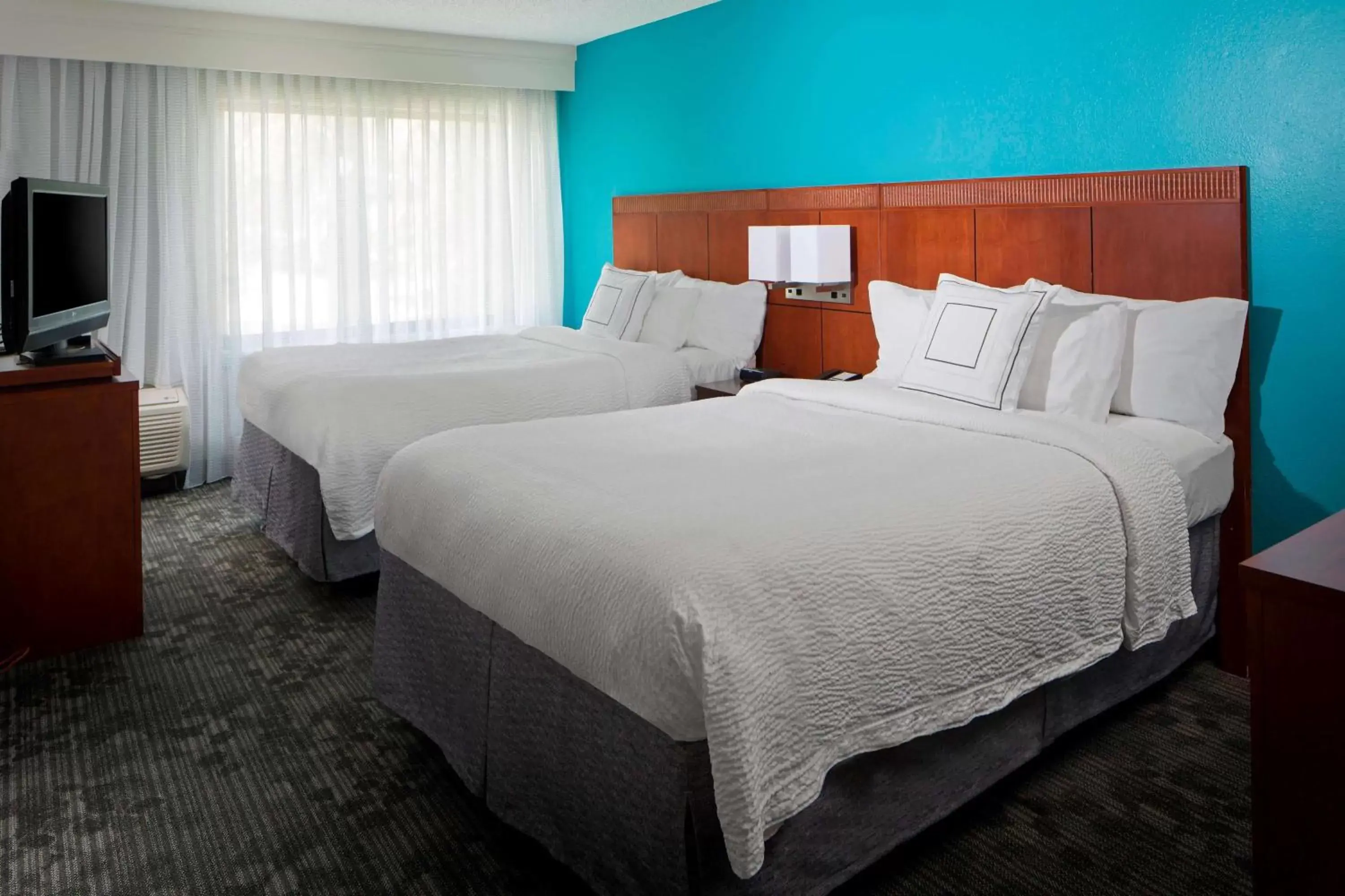 One-Bedroom Suite Two Doubles in Sonesta Select Boca Raton