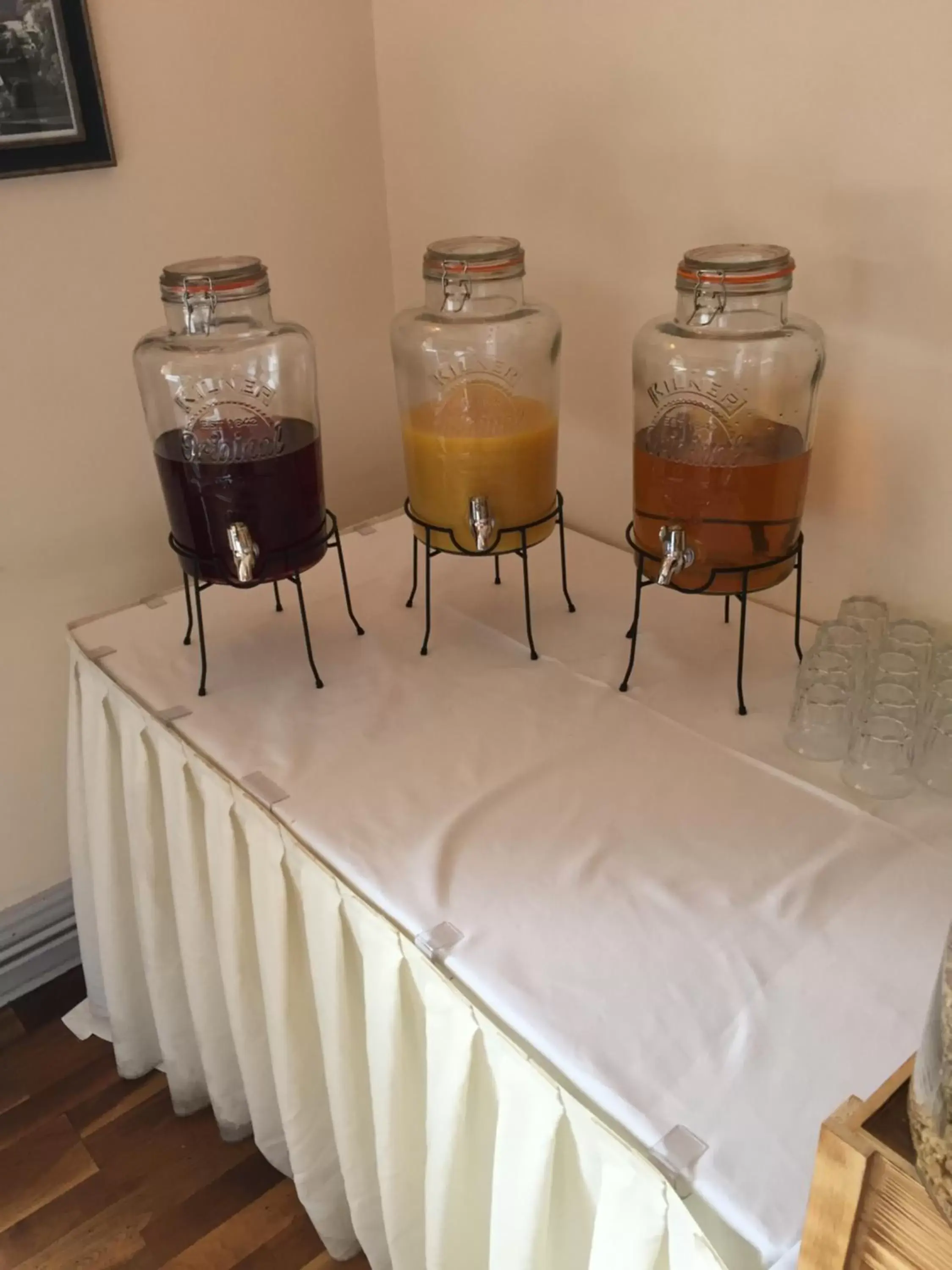 Food and drinks in Cwrt Bleddyn Hotel & Spa