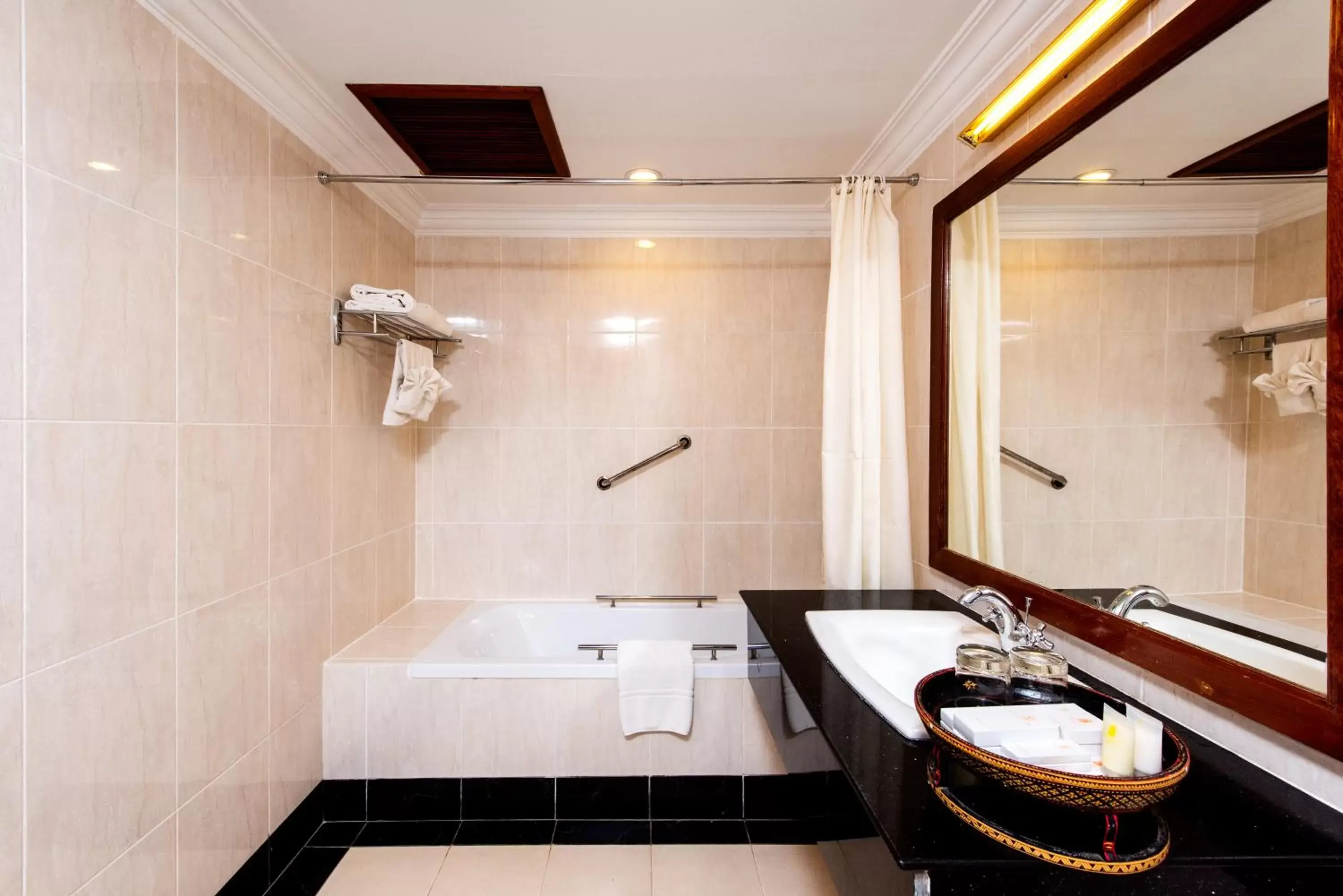 Bathroom in Steung Siemreap Hotel
