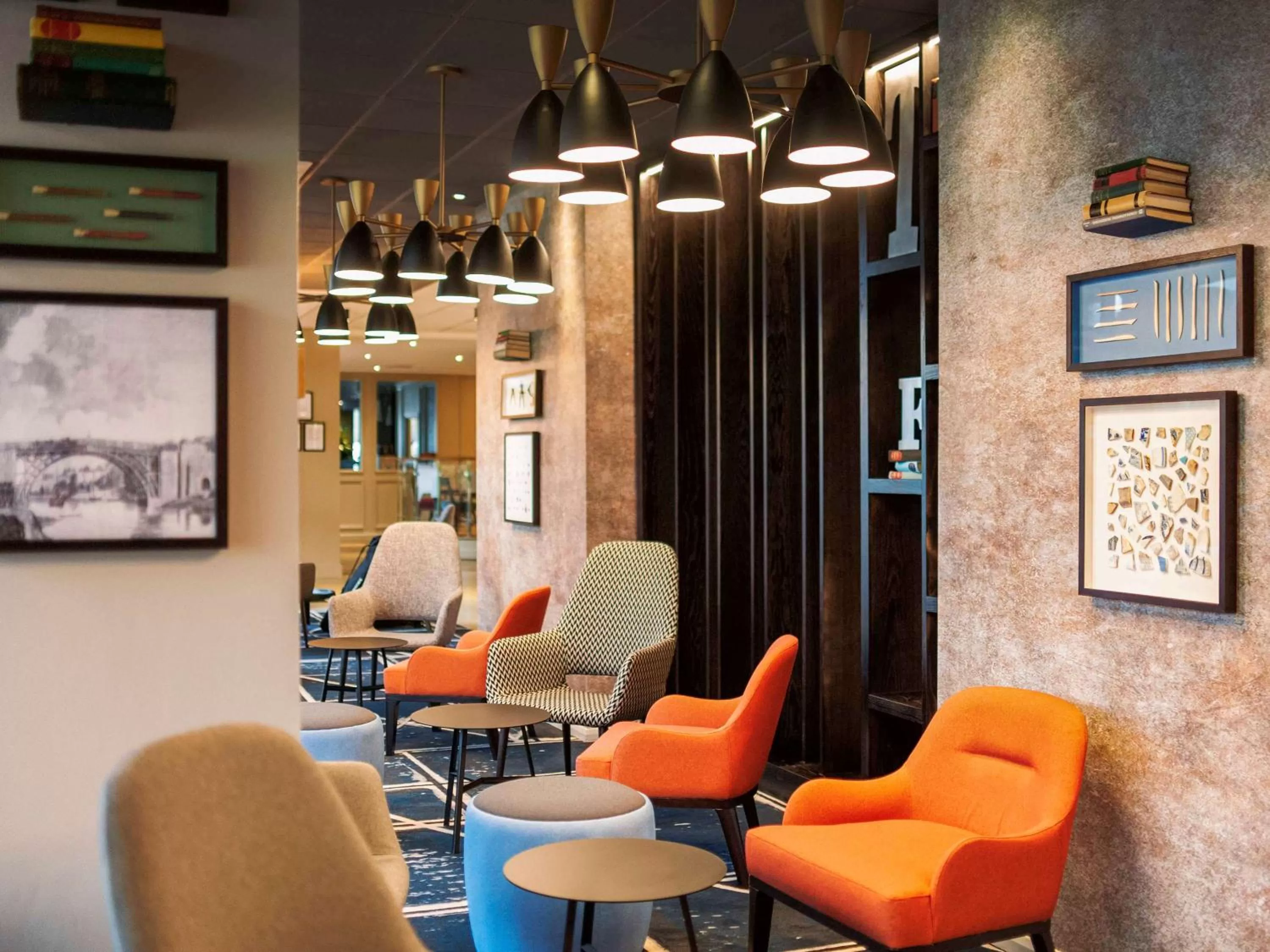 Lounge or bar in Mercure Telford Centre Hotel