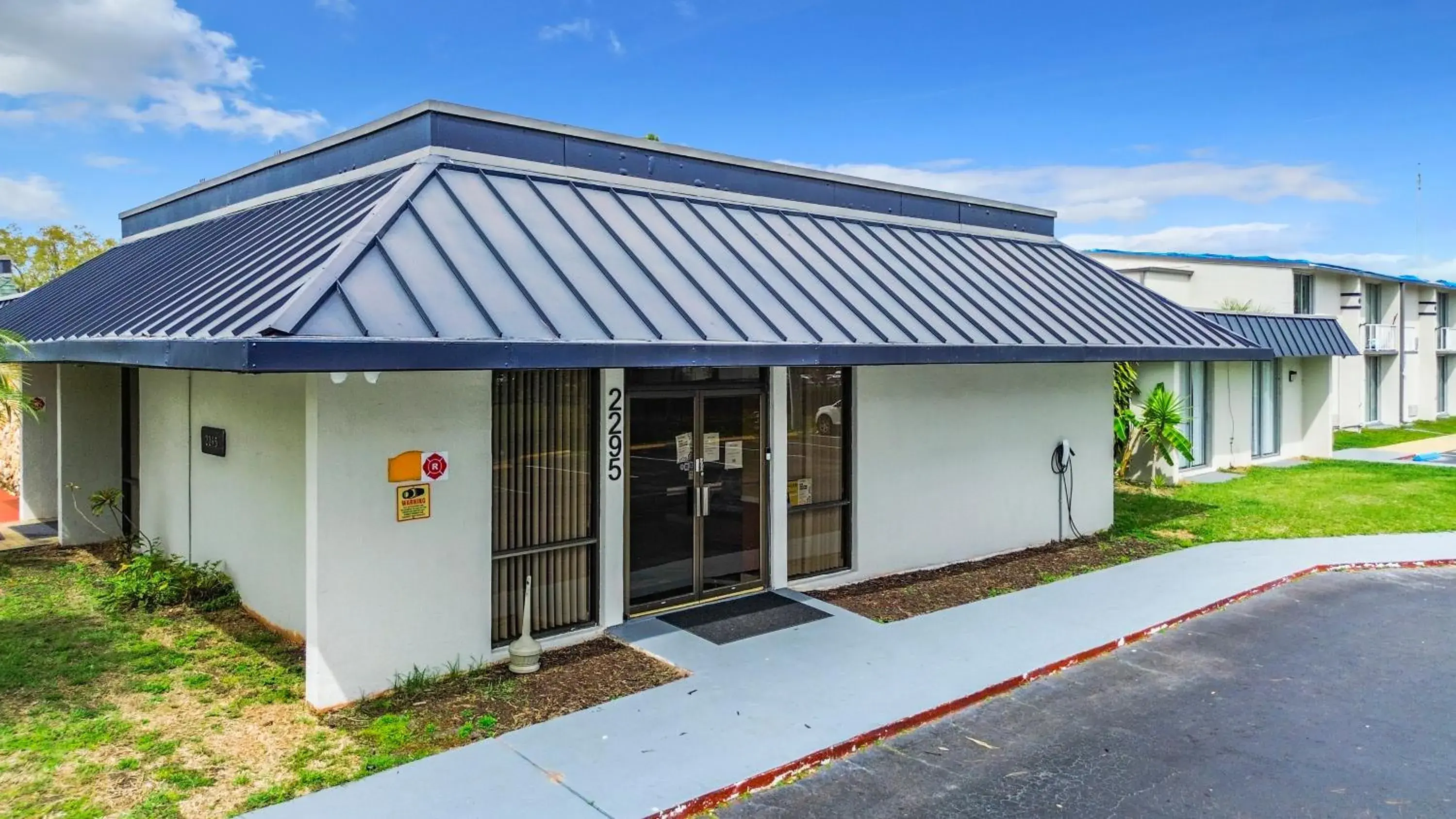Property Building in Stayable Suites Lakeland