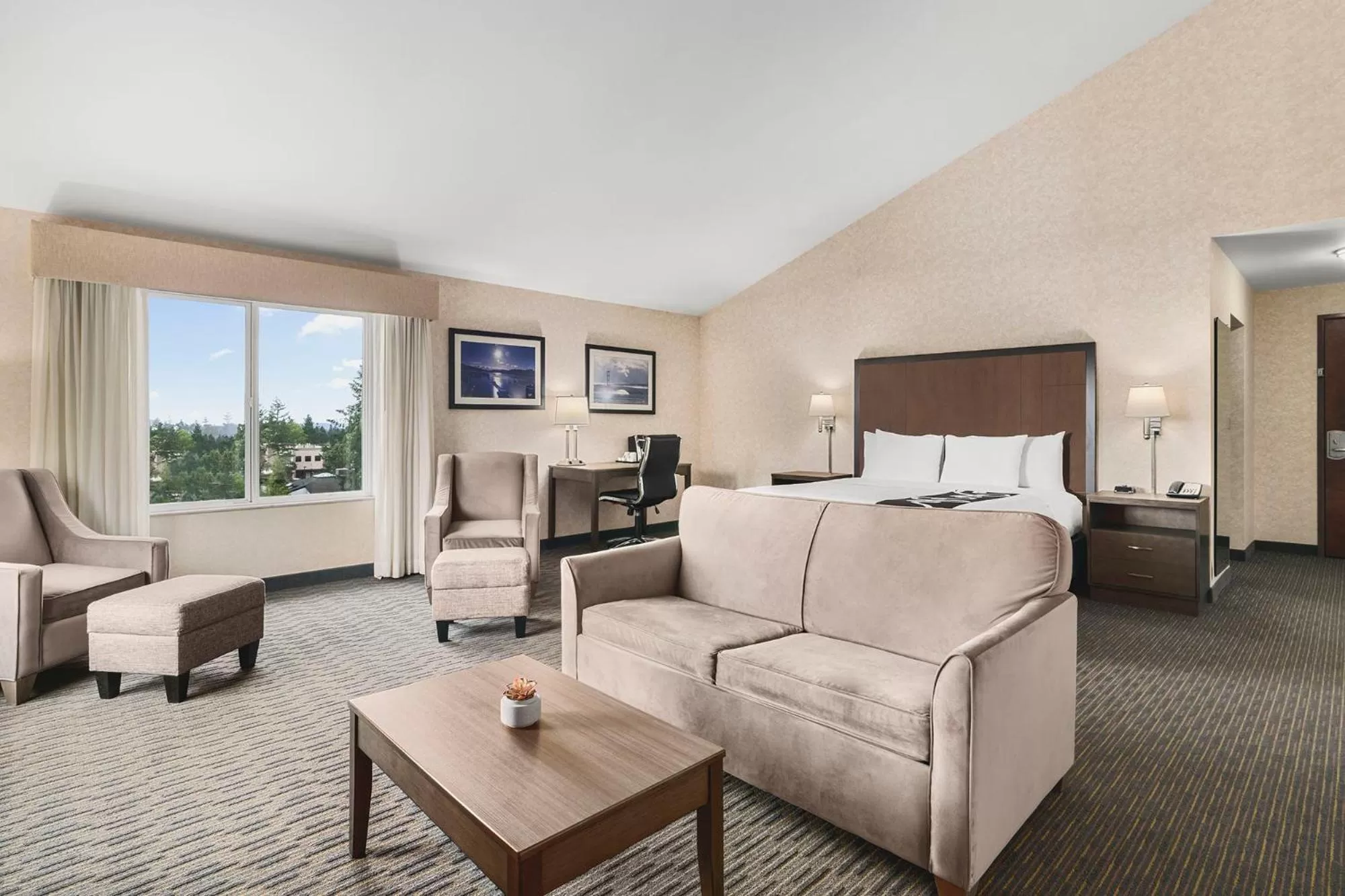 Seating area in The INN at Gig Harbor