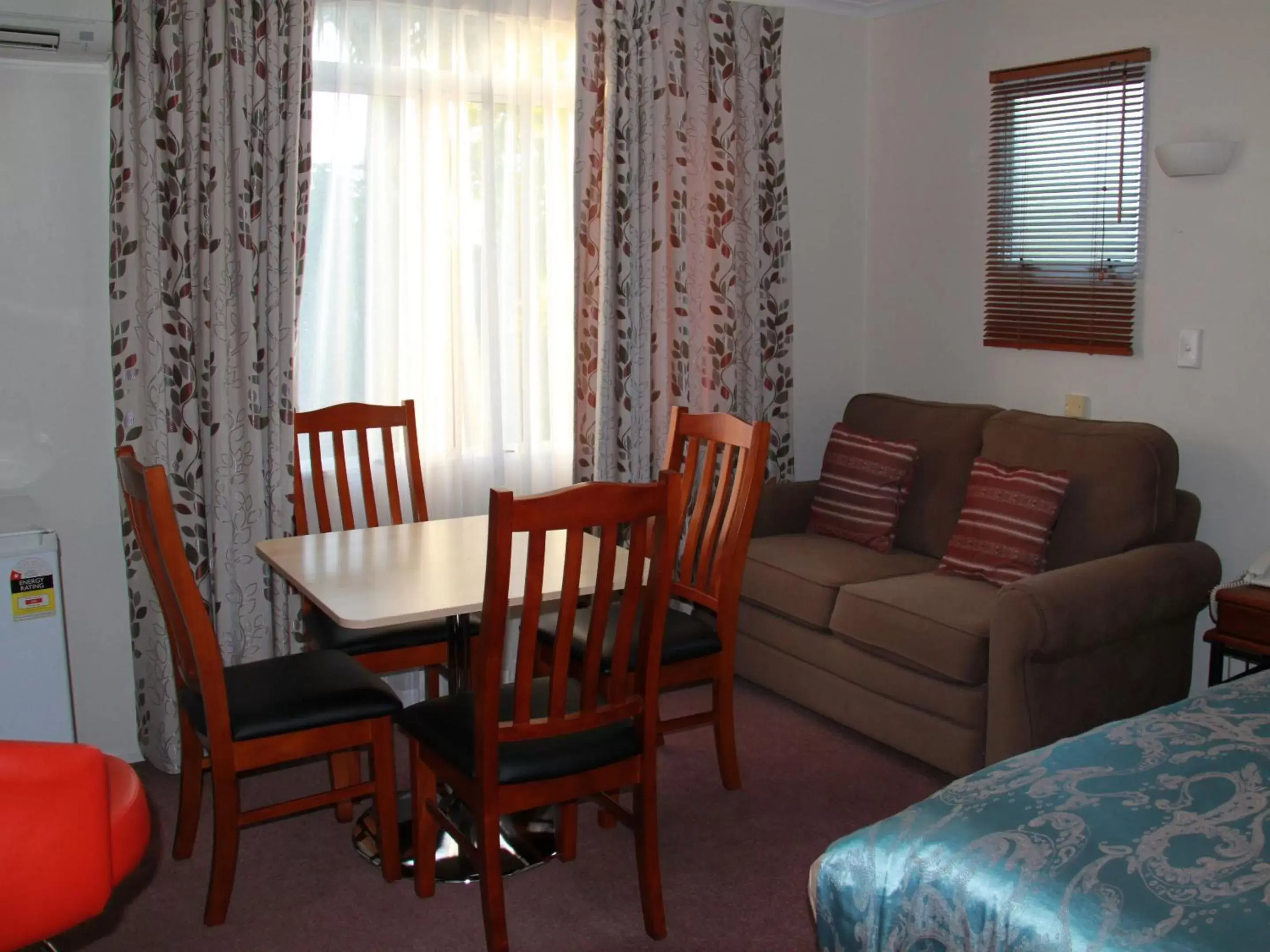 Premium One Bedroom Apartment in ASURE Camelot Arms Motor Lodge