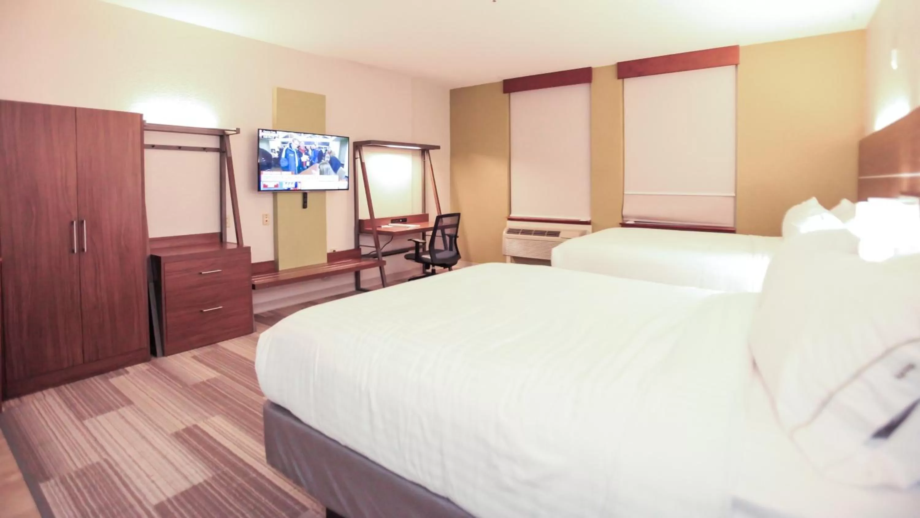 Photo of the whole room in Holiday Inn Express Daytona Beach - Speedway by IHG