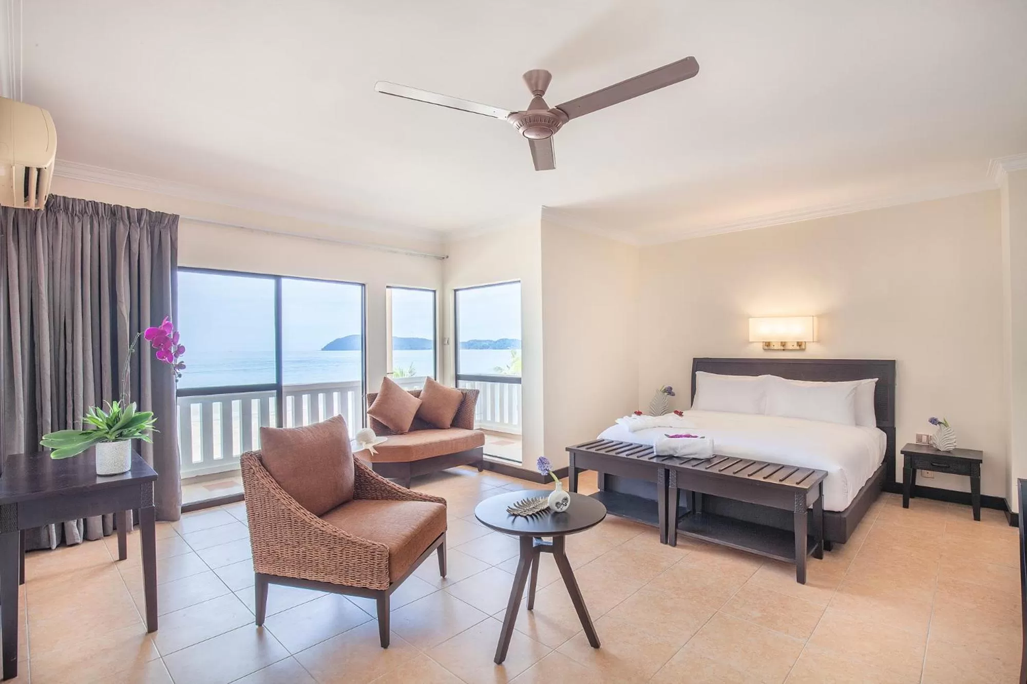 Bed in Camar Resort Langkawi