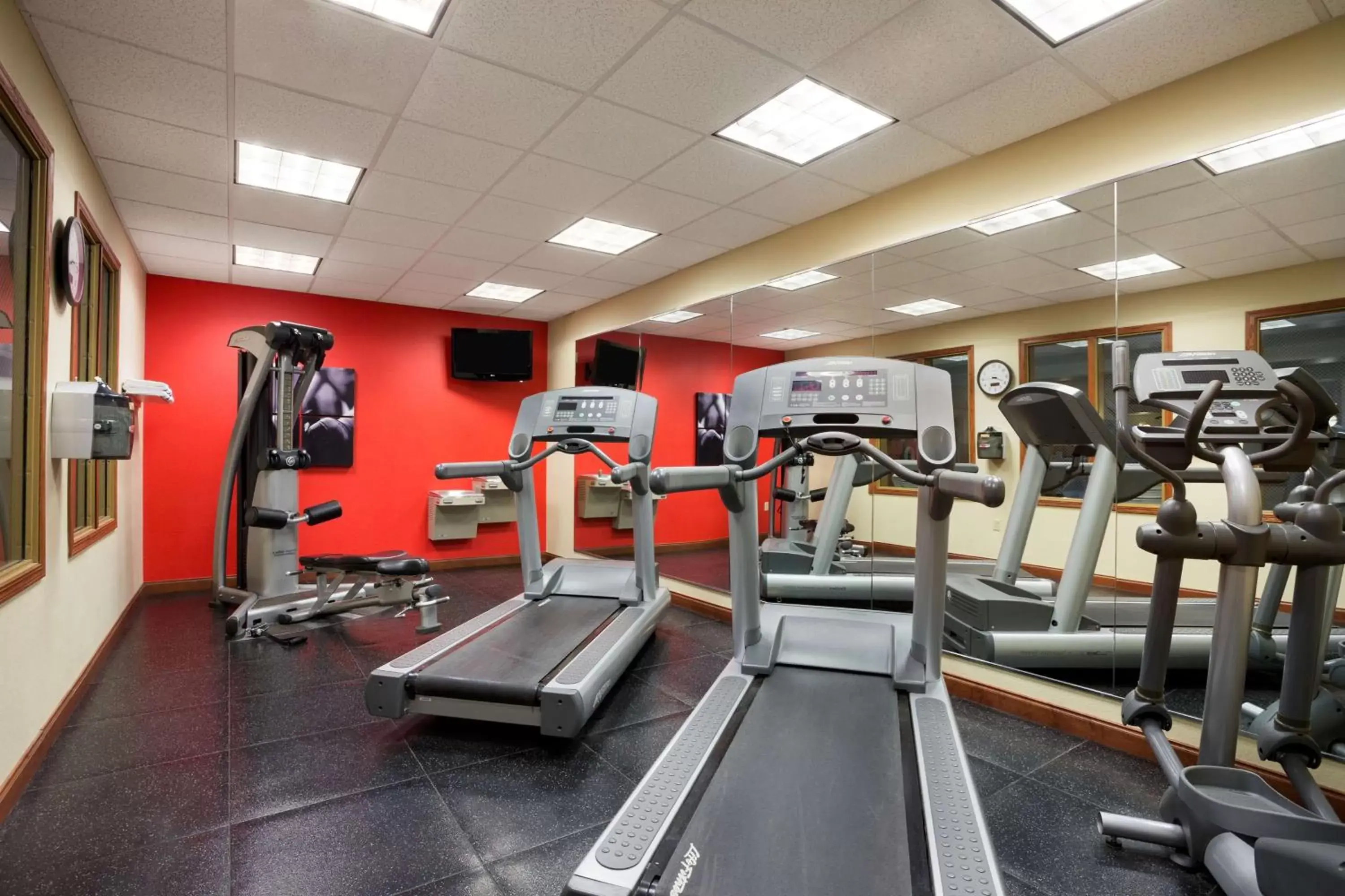 Activities, Fitness Center/Facilities in Country Inn & Suites by Radisson, Washington at Meadowlands, PA