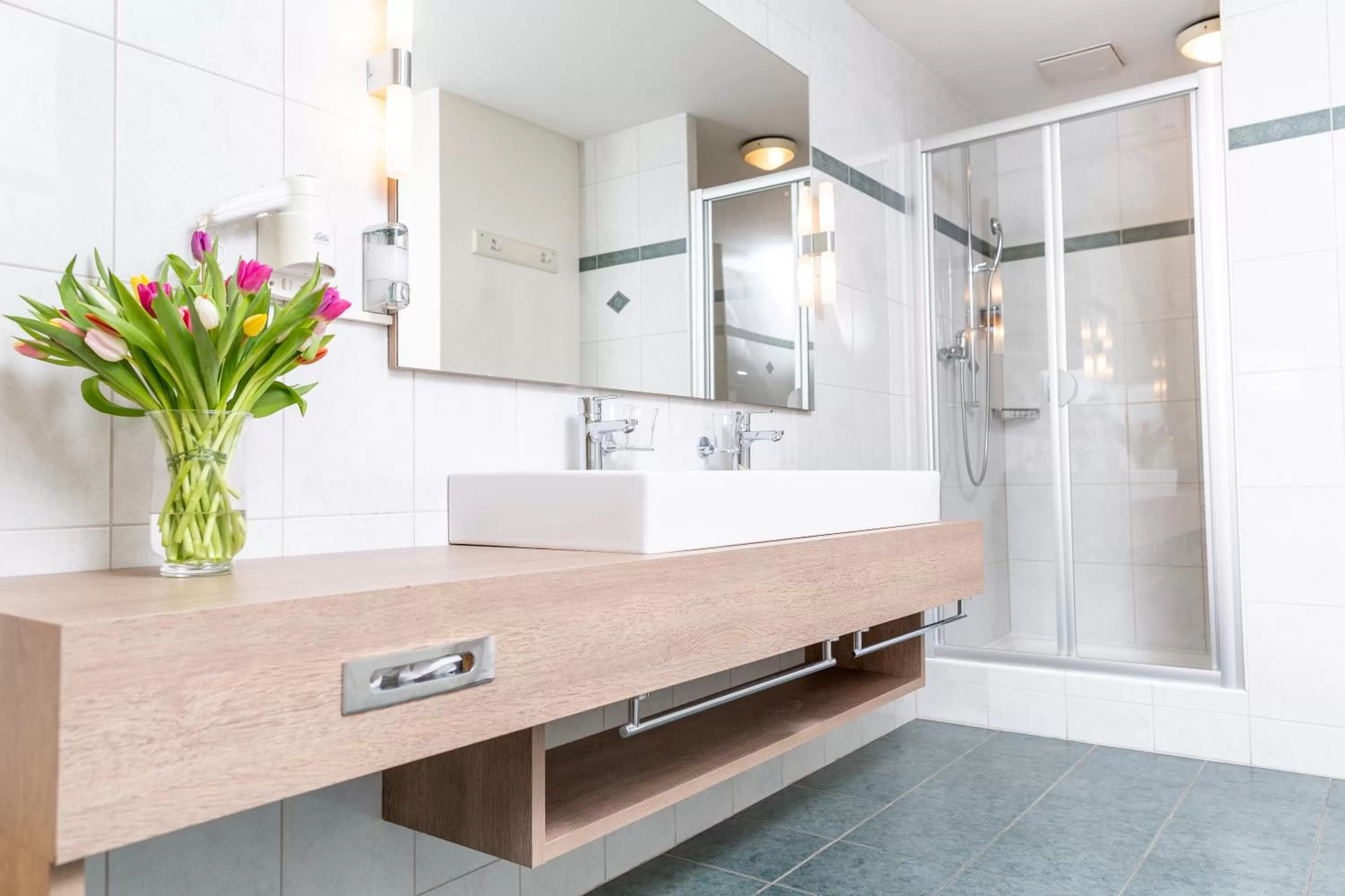 Bathroom in Hotel Alexander