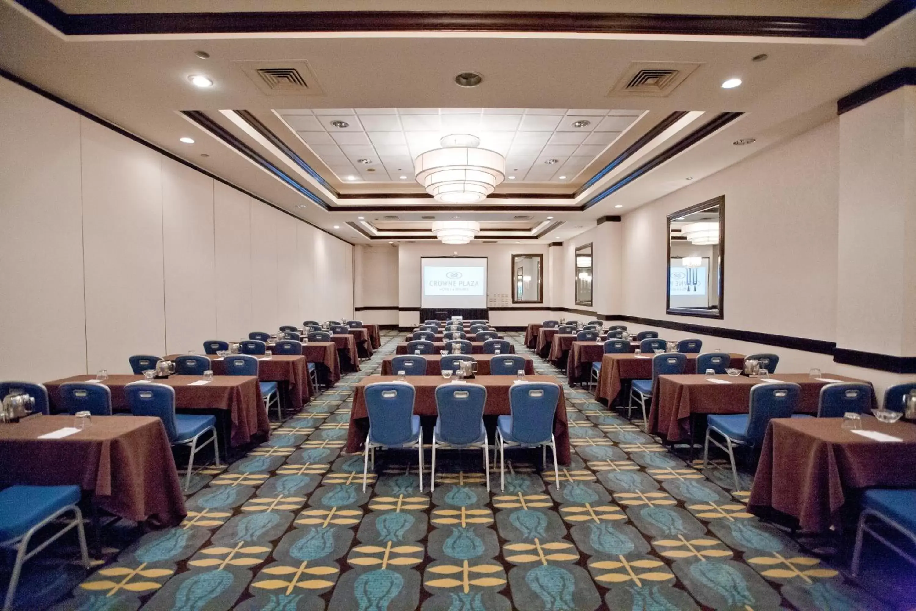 Meeting/conference room in Crowne Plaza Hotel St. Louis Airport, an IHG Hotel