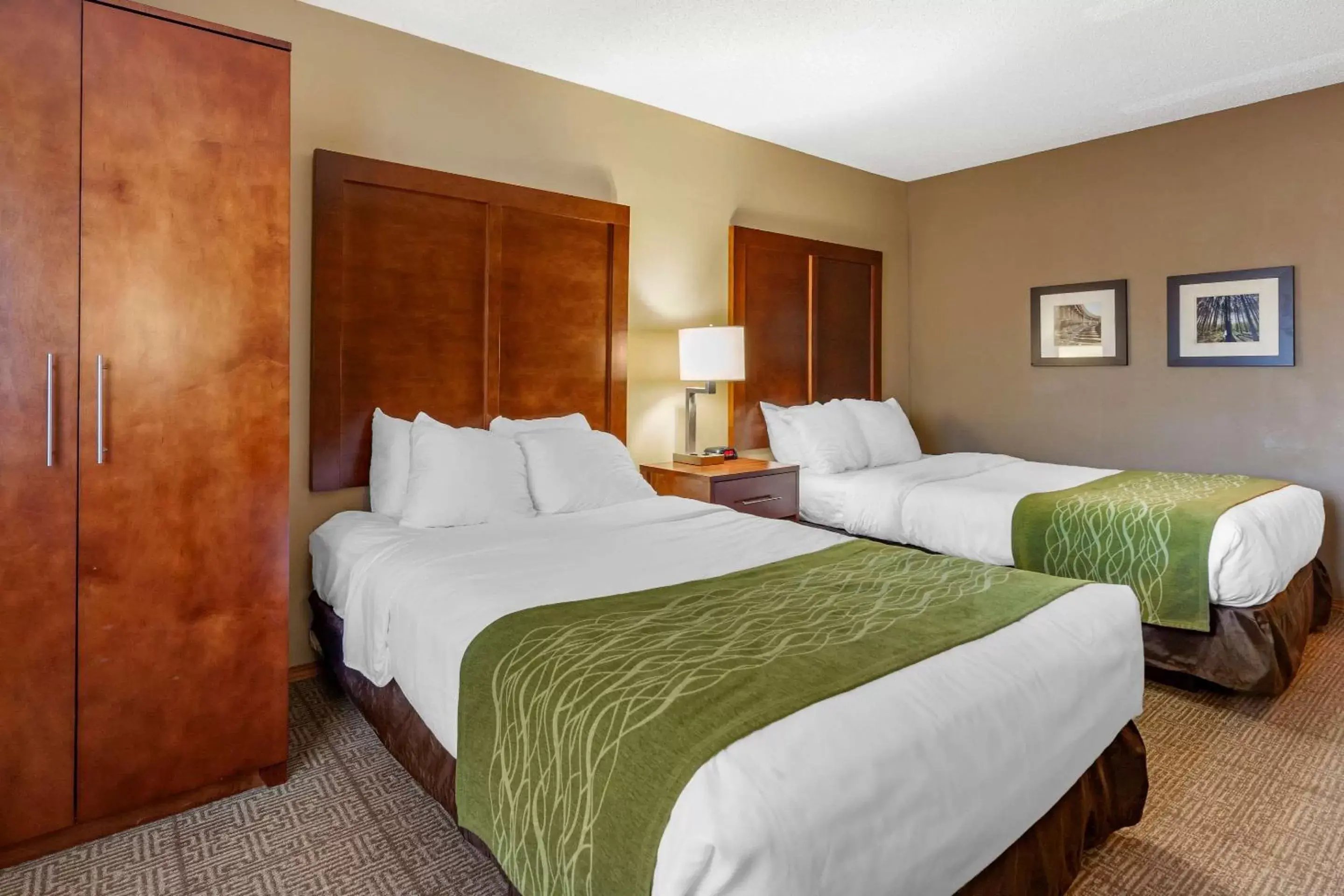 Photo of the whole room, Bed in Comfort Inn Rhinelander