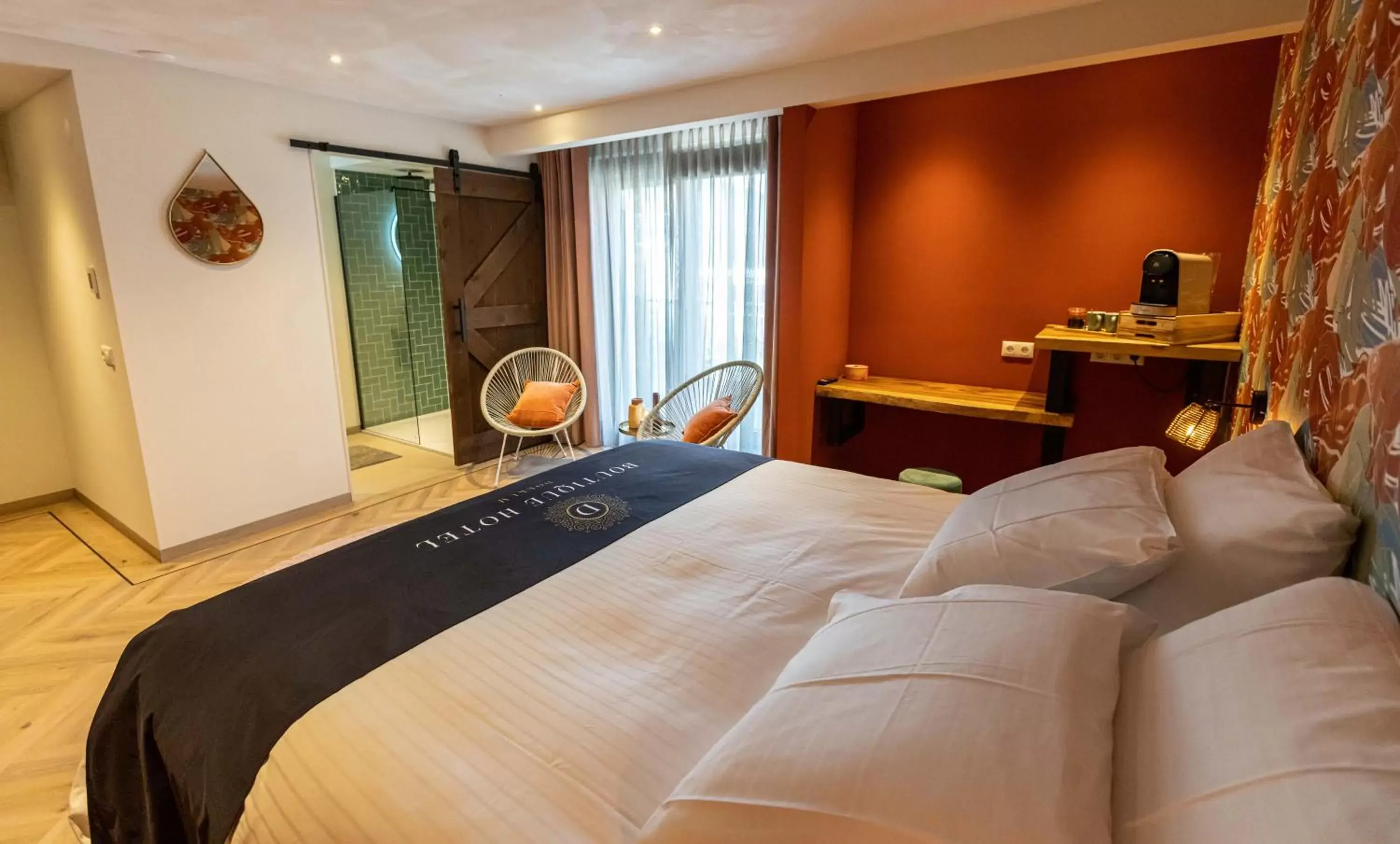 Photo of the whole room, Bed in Boutiquehotel Dokkum