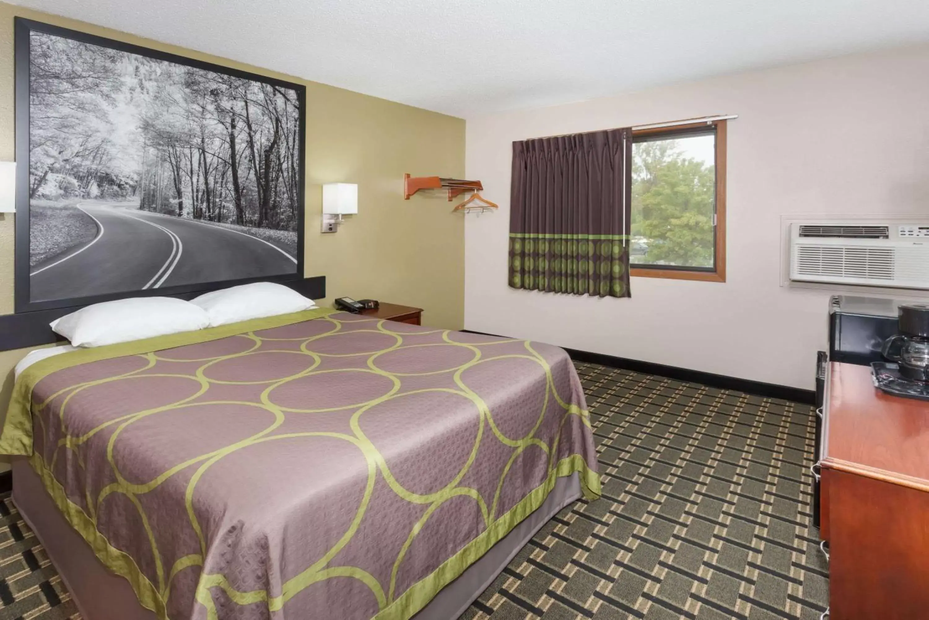 Photo of the whole room, Bed in Super 8 by Wyndham Michigan City