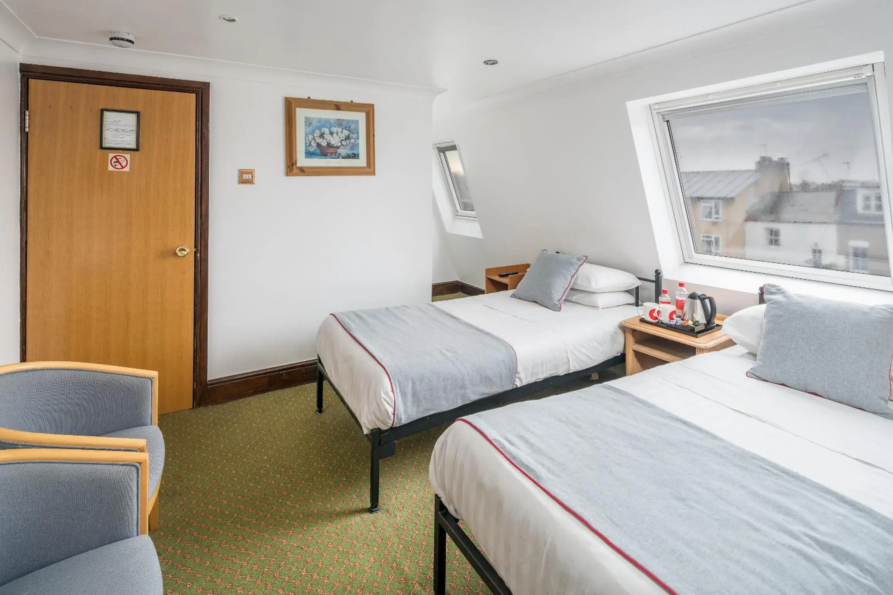 Bedroom, Bed in OYO Abbey Hotel, London Shepherd's Bush Market