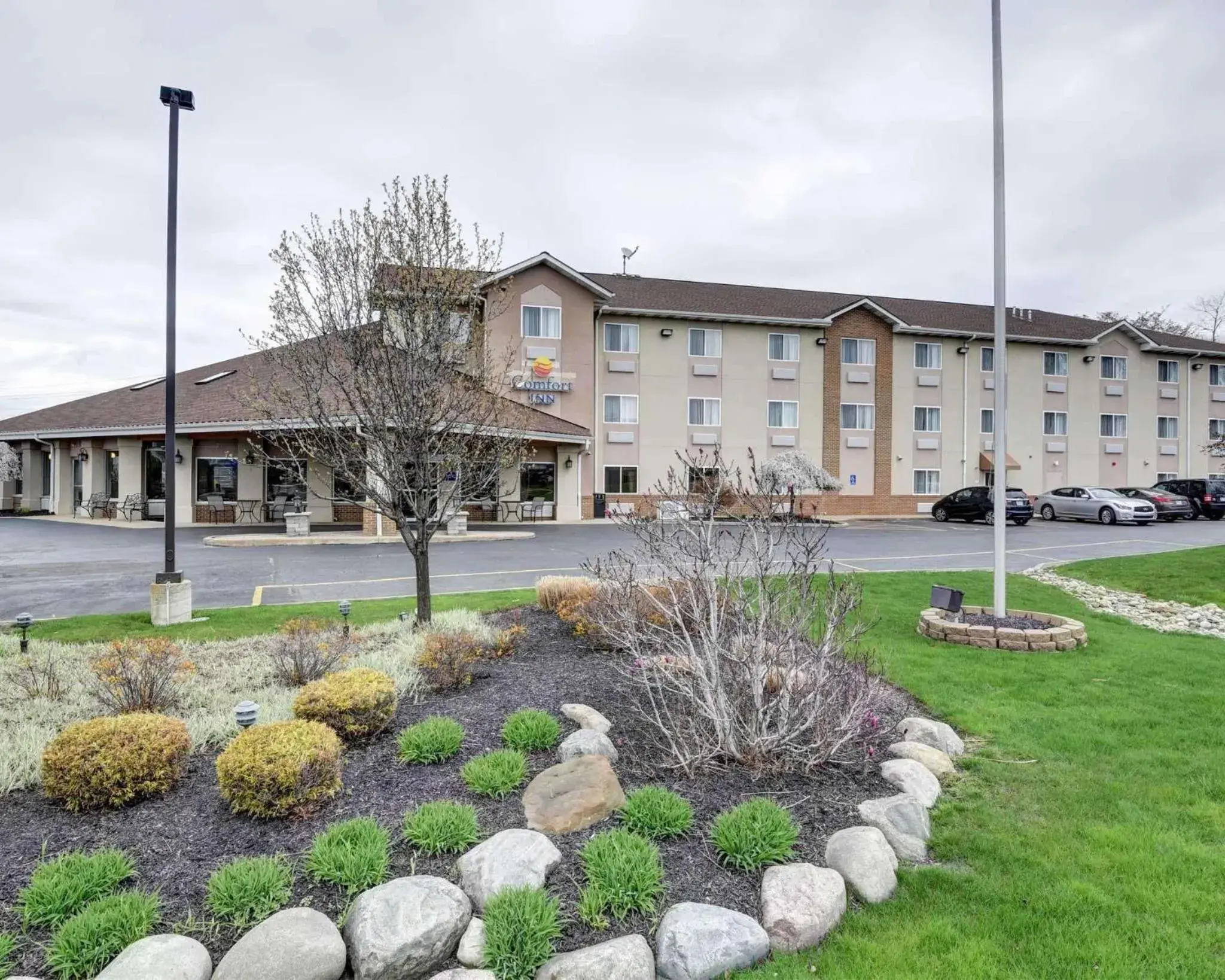 Property Building in Comfort Inn Painesville