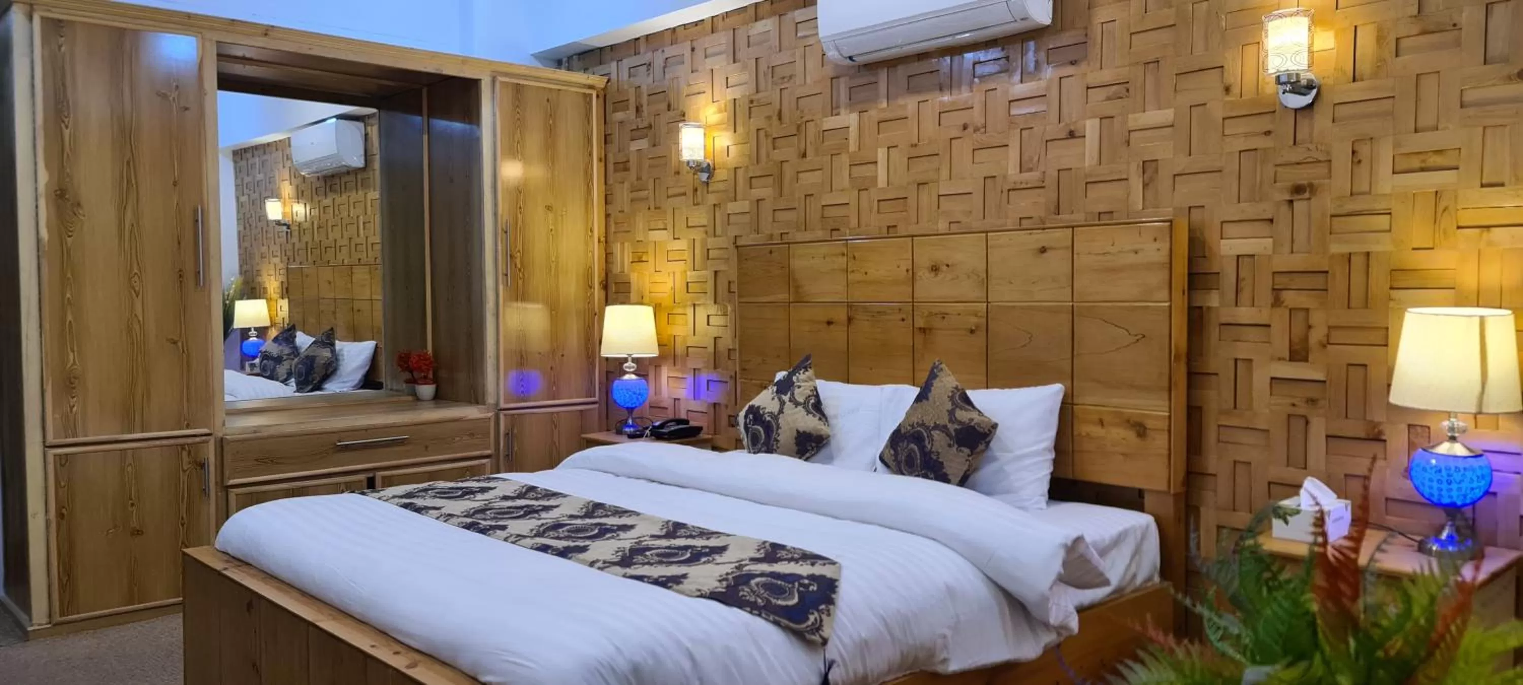 Bed in Indus Lodges Gilgit