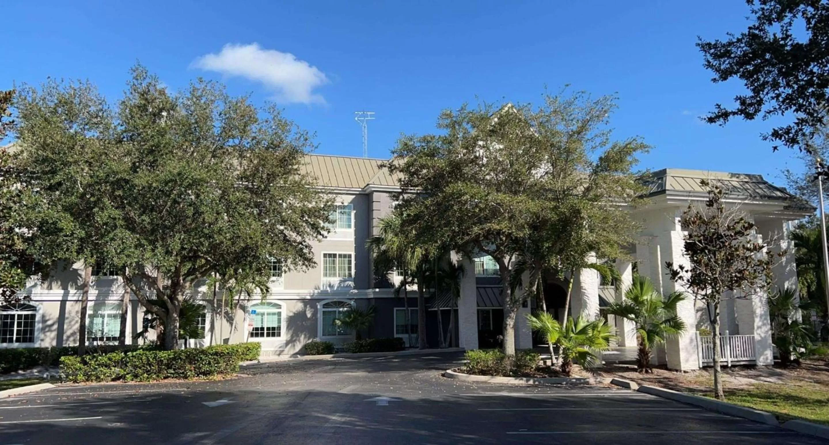 Property building in SureStay Plus Hotel by Best Western Vero Beach