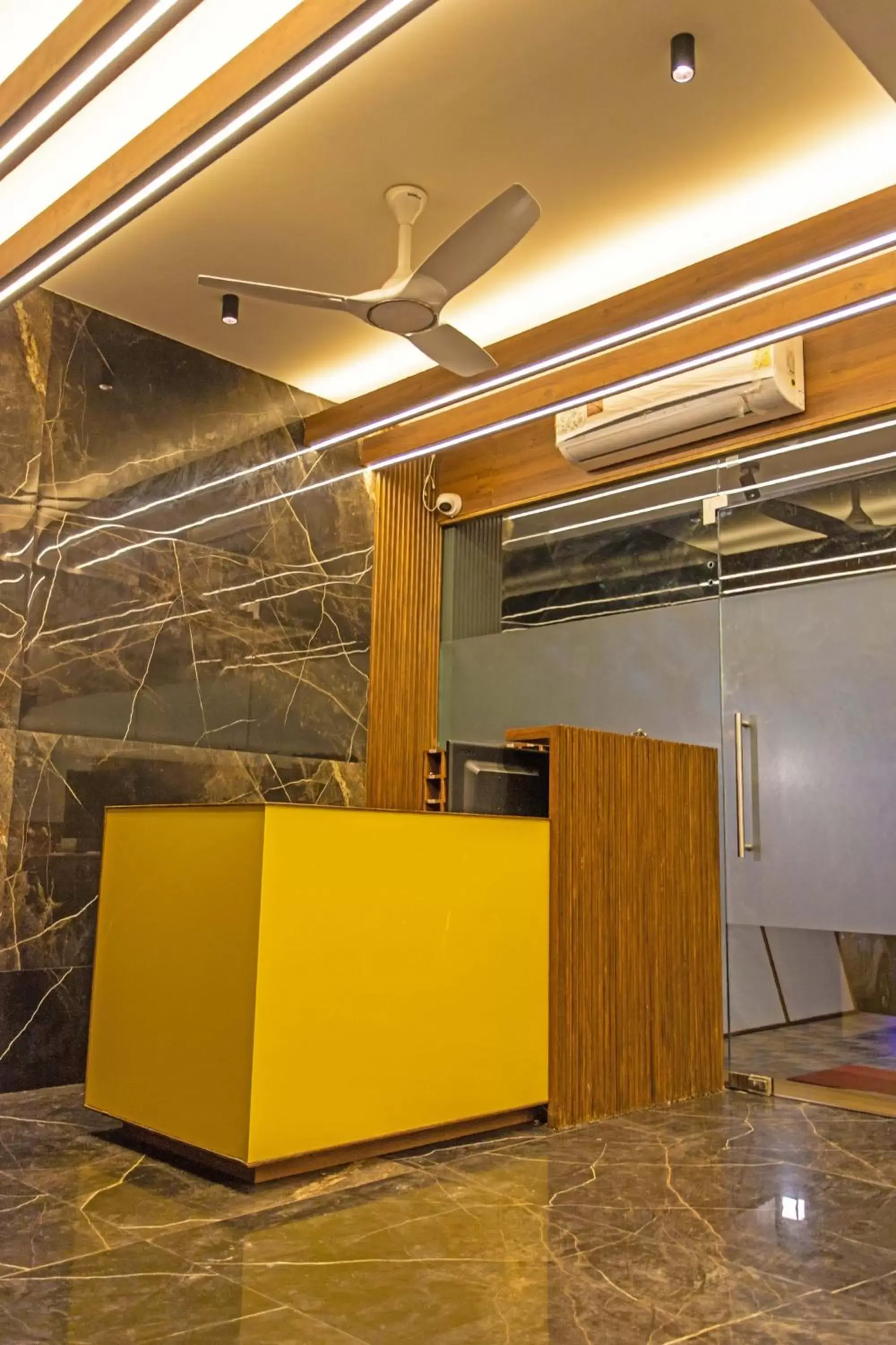 Facade/entrance in Nova Park Facade/entrance in Nova Park