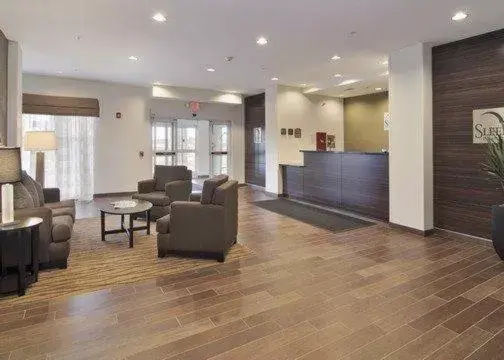 Communal lounge/ TV room, Lobby/Reception in Sleep Inn & Suites Marshall