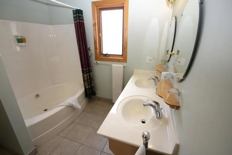 Bathroom in Glenogle Mountain Lodge and Spa
