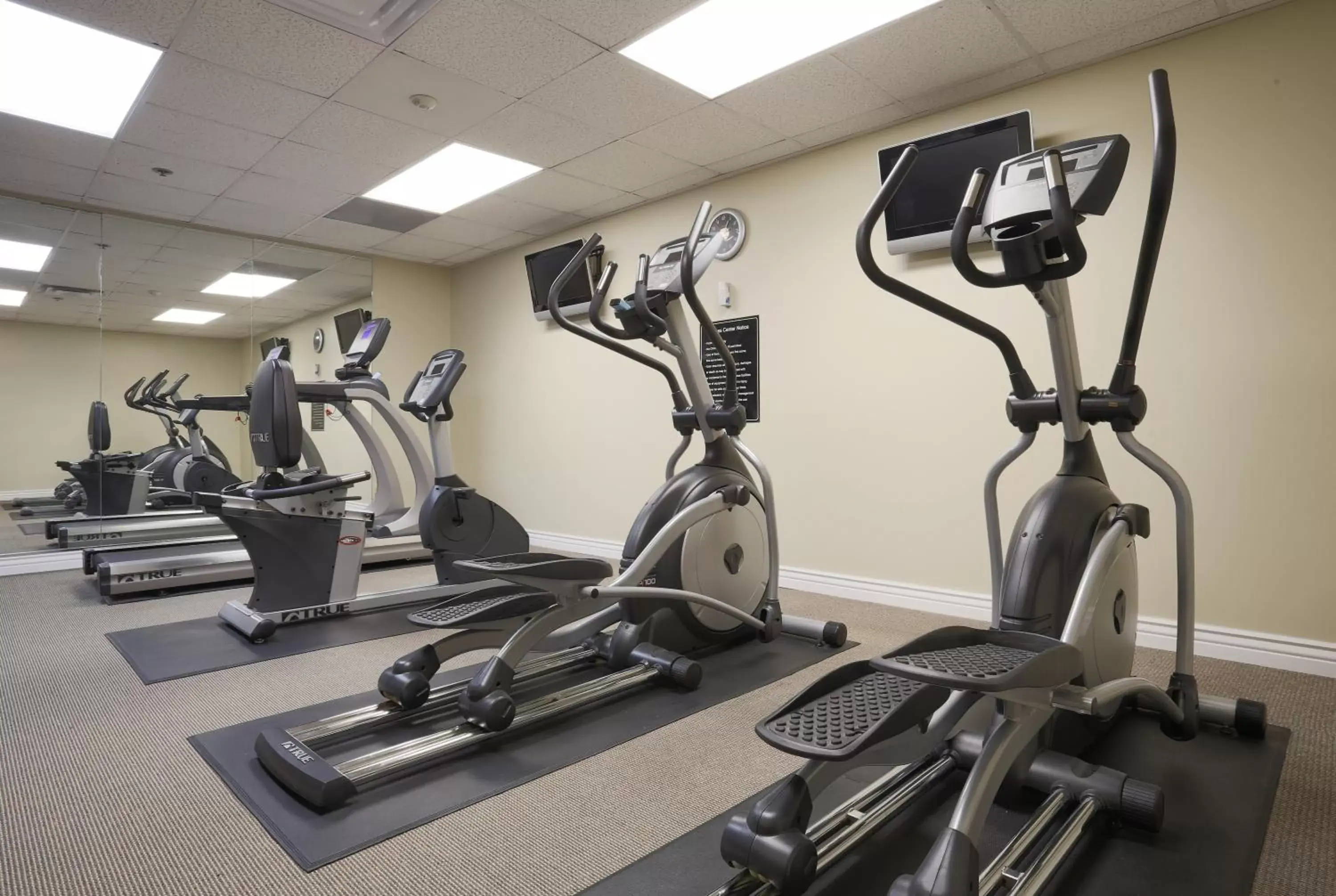 Fitness centre/facilities, Fitness Center/Facilities in Salt Lake Plaza Hotel SureStay Collection by Best Western