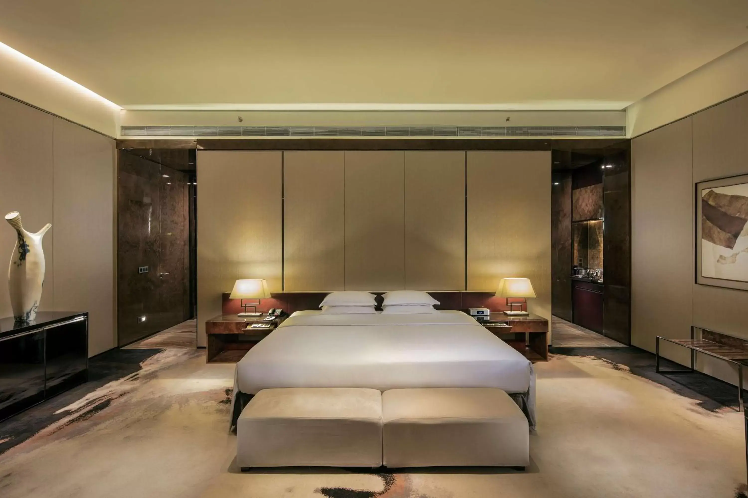 Bed in Hilton Guangzhou Tianhe