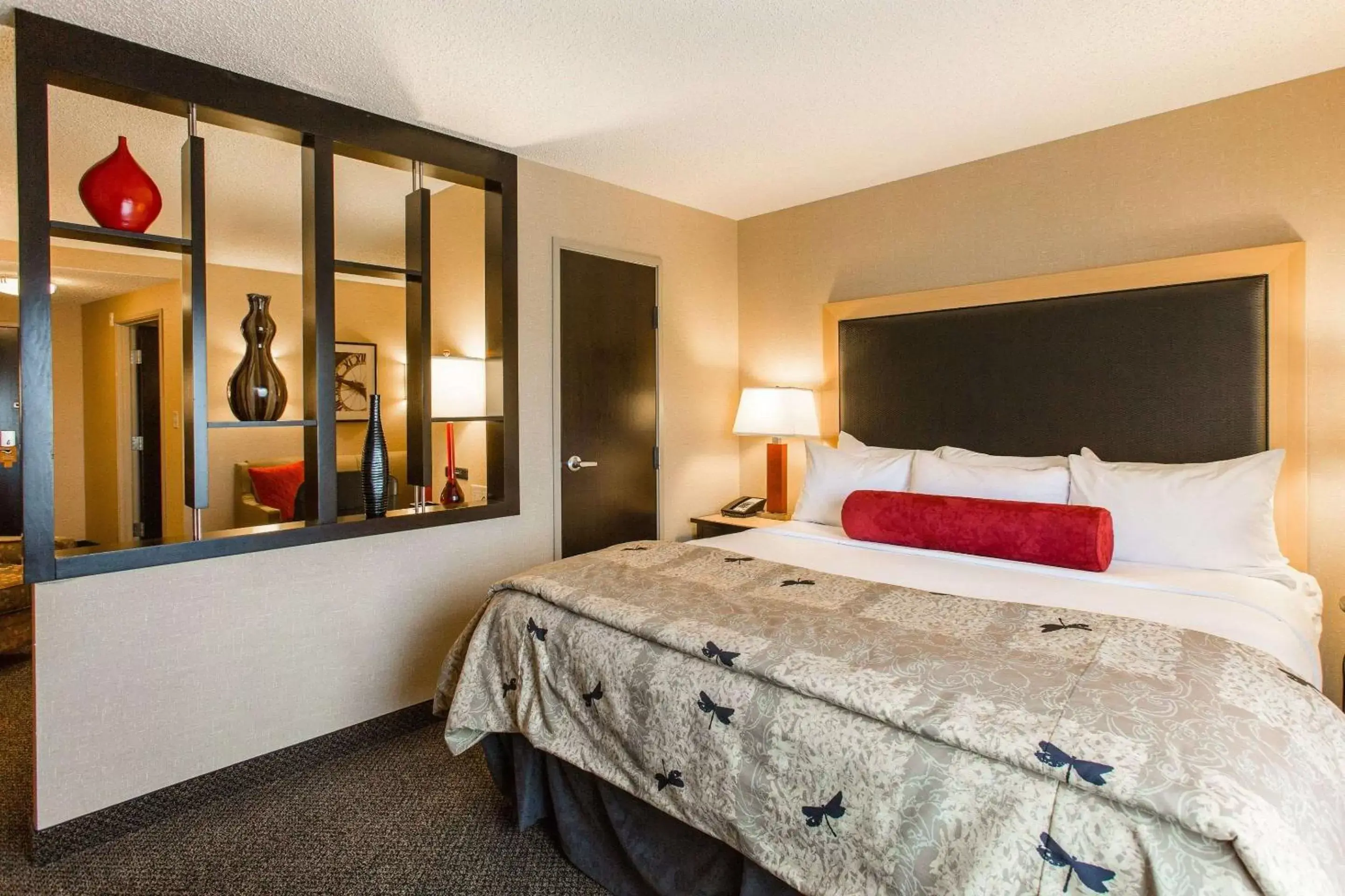 Bed in Cambria Hotel Minneapolis Maple Grove