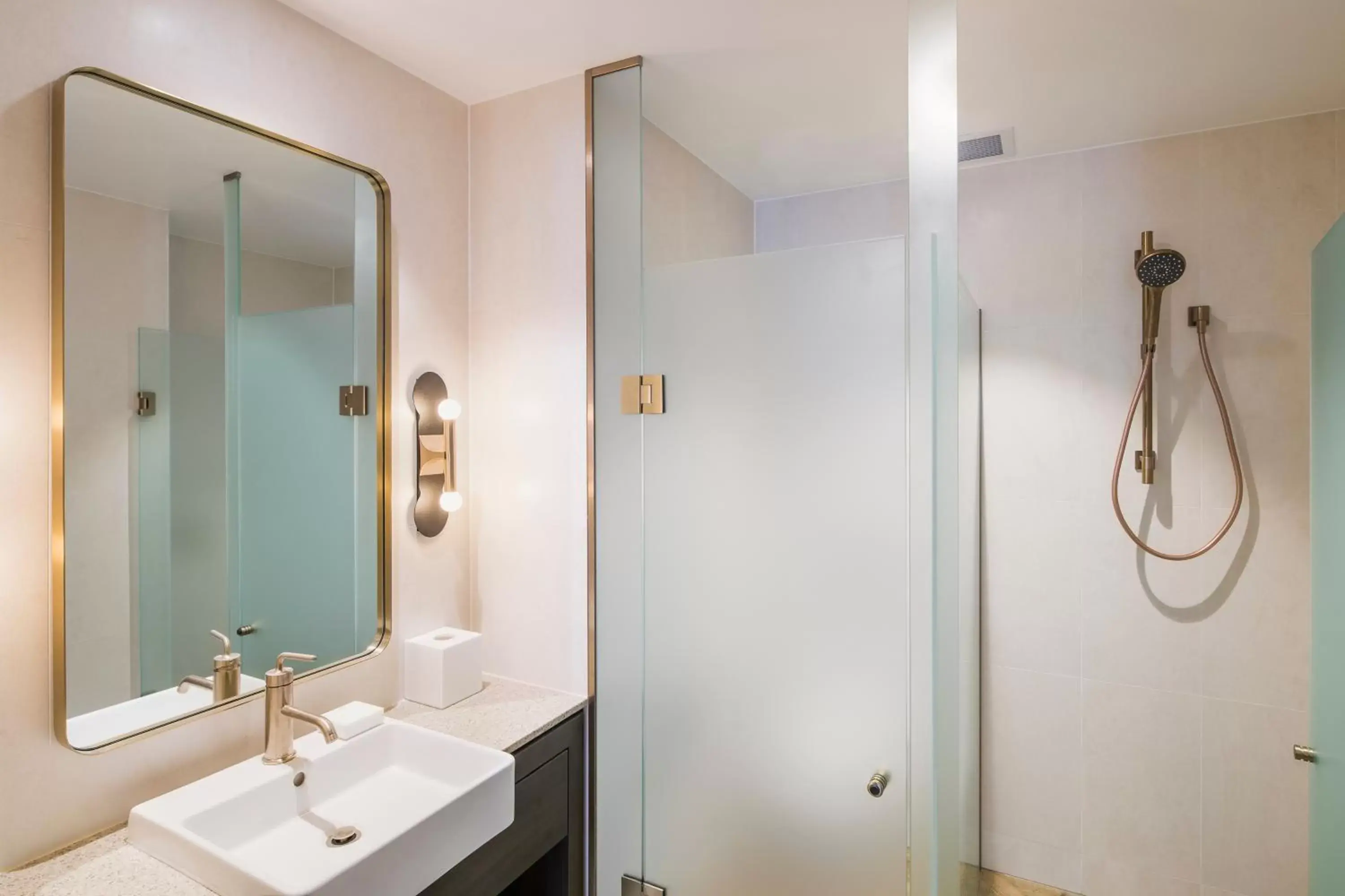 Bathroom in The William Inglis Mgallery By Sofitel