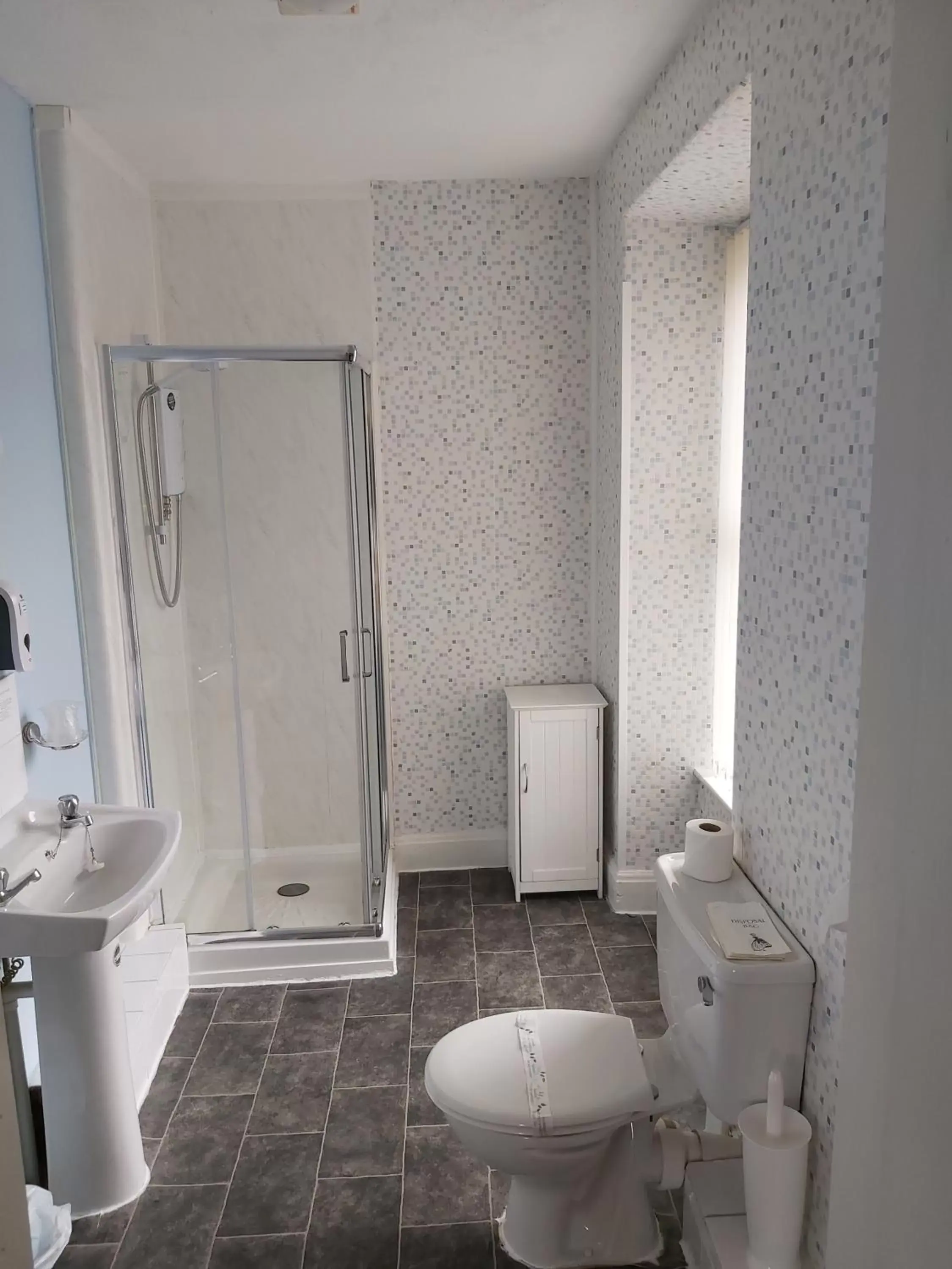 Bathroom in isallt guesthouse